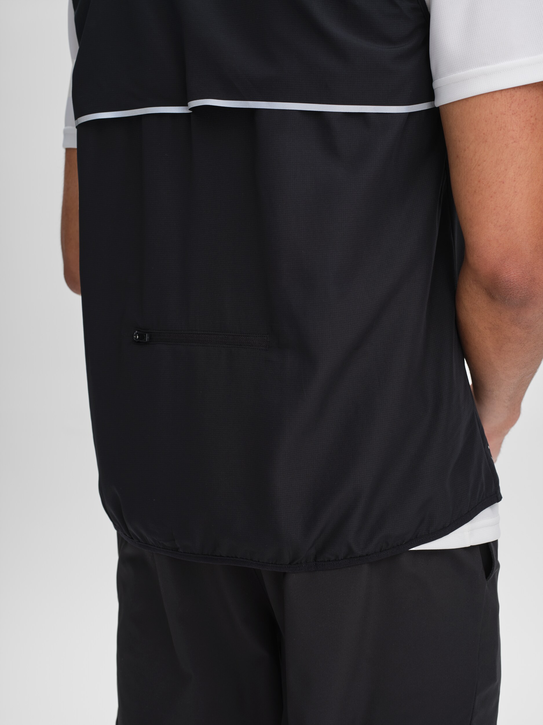 SOC, M Run Wind Vest