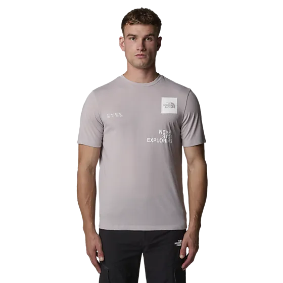 402319102101 THE NORTH FACE M Mountain Tee 402319102101 THE NORTH FACE M Mountain Tee Model01 Detail