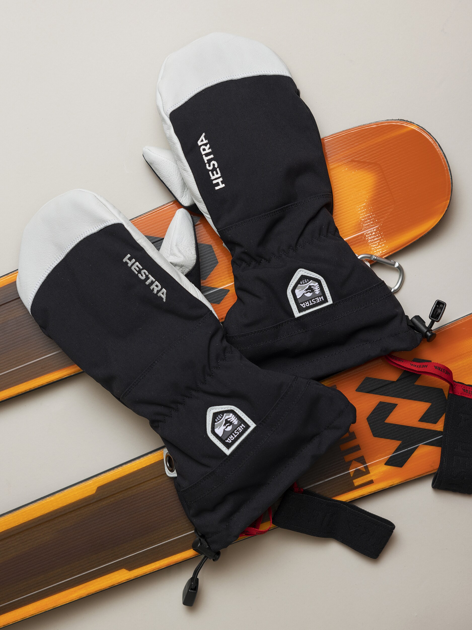 
HESTRA, 
Heli Ski Mitten, 
Detail 1
