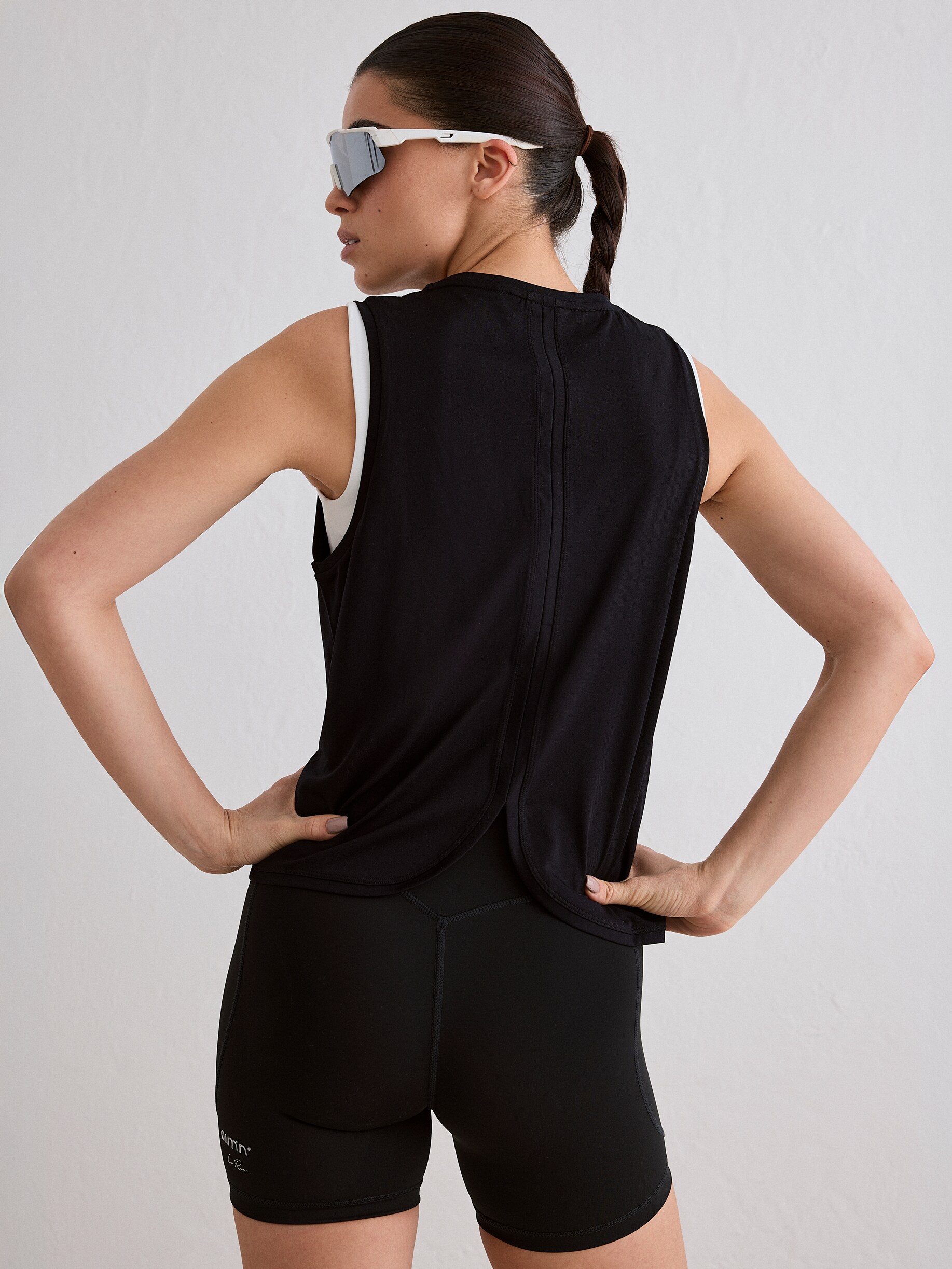 AIM&acute;N, W RUNNING SLEEVELESS TOP