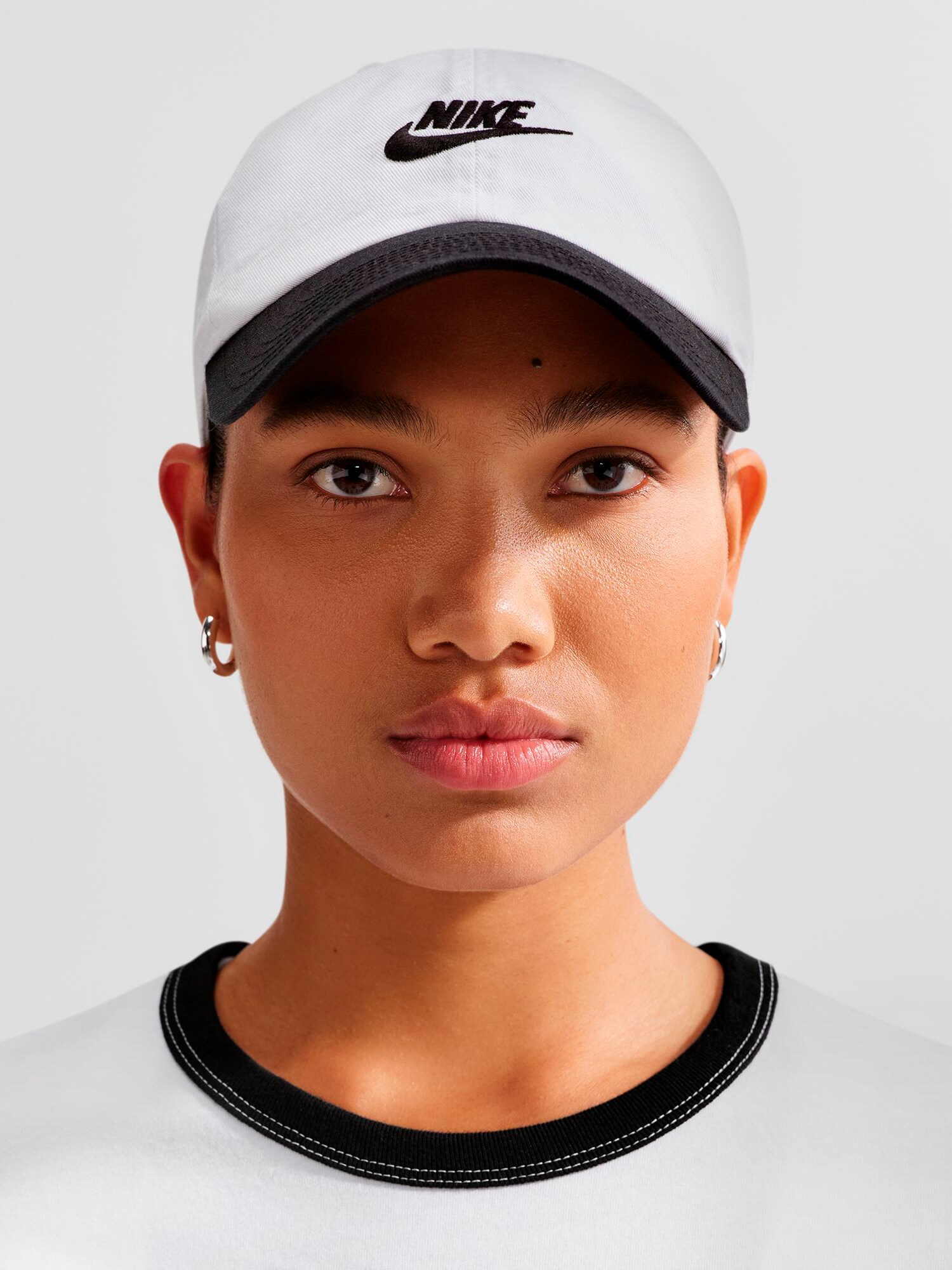 
NIKE, 
NIKE CLUB UNSTRUCTURED FUTURA WASH, 
Detail 1
