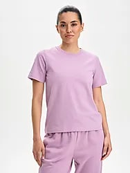 W REGULAR FIT R-NECK TEE - FADED LILAC Model01 Small1x1
