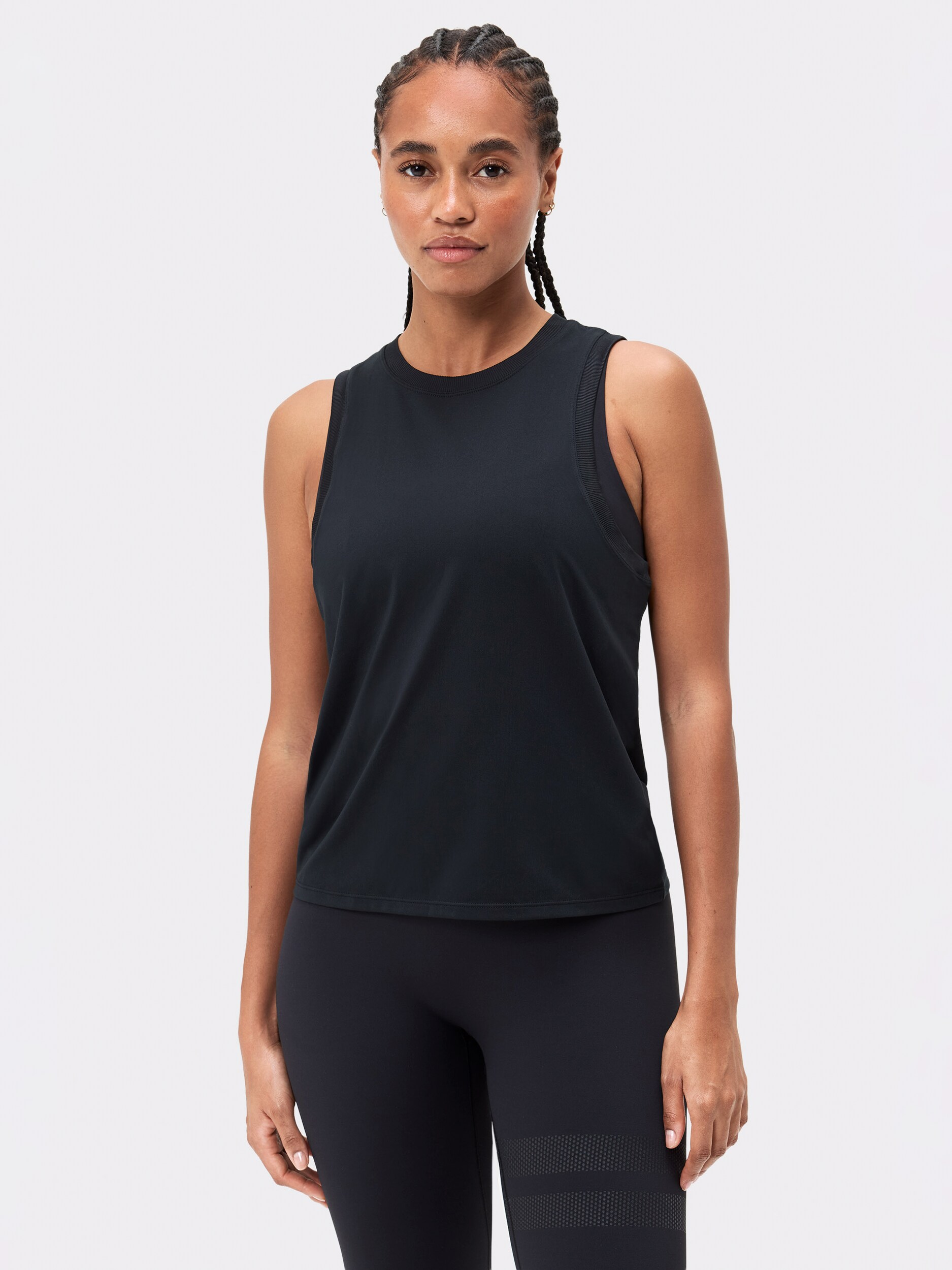 
STRONGER, 
RELAXED TANK, 
Detail 1
