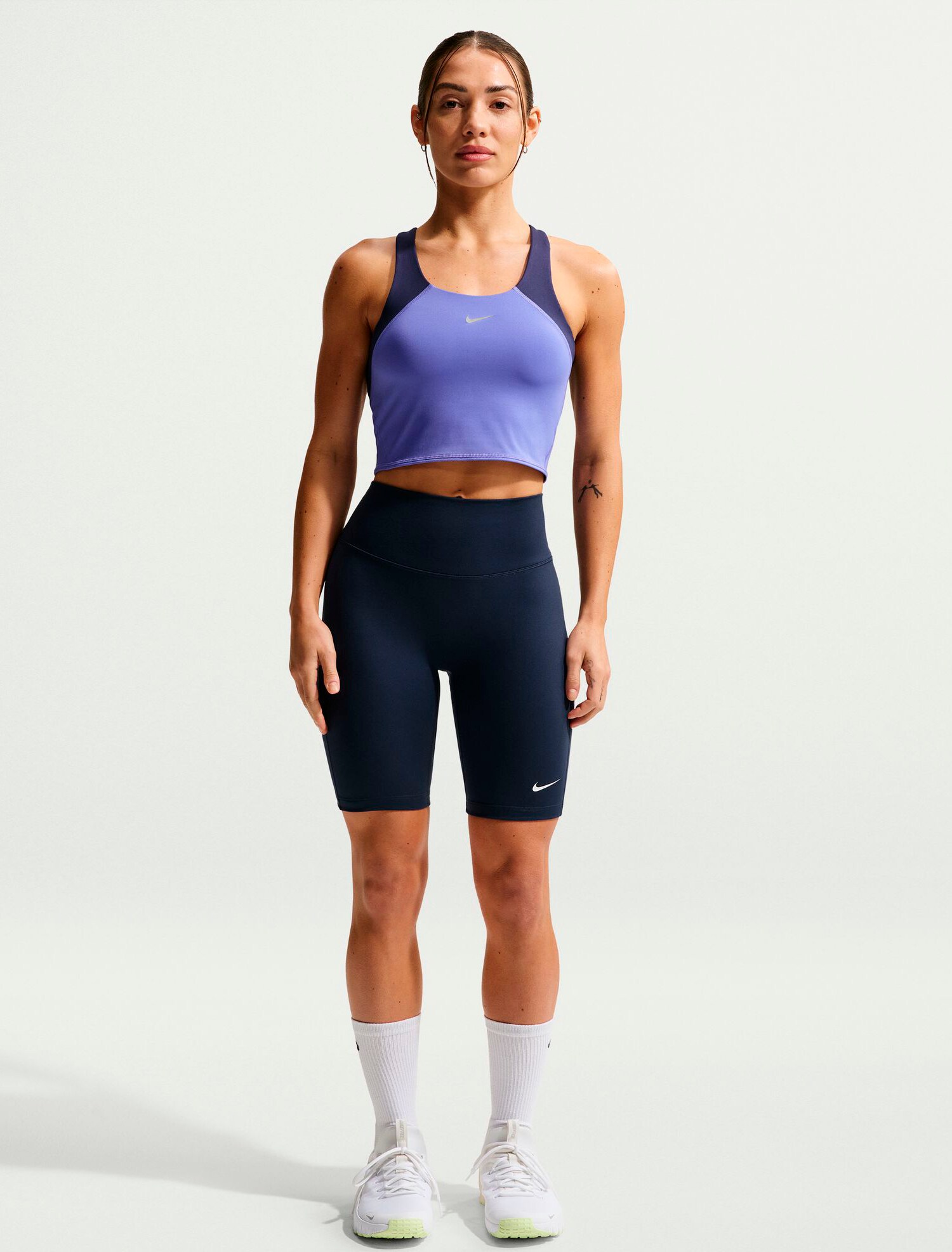 
NIKE, 
NIKE ONE WOMEN'S HIGH-WAISTED 8" BI, 
Detail 1
