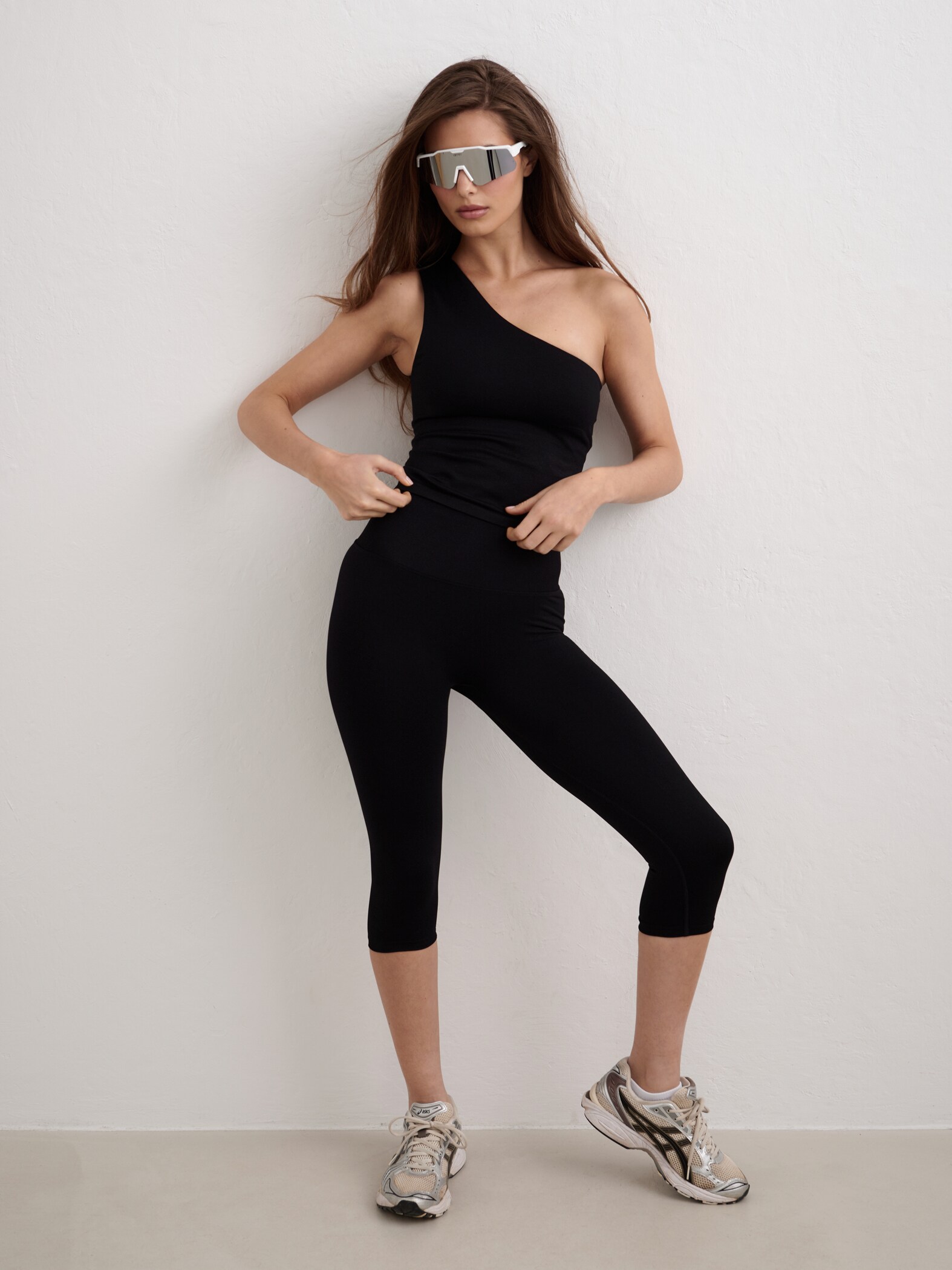 
AIM&acute;N, 
SHAPE SEAMLESS CAPRI TIGHTS, 
Detail 1
