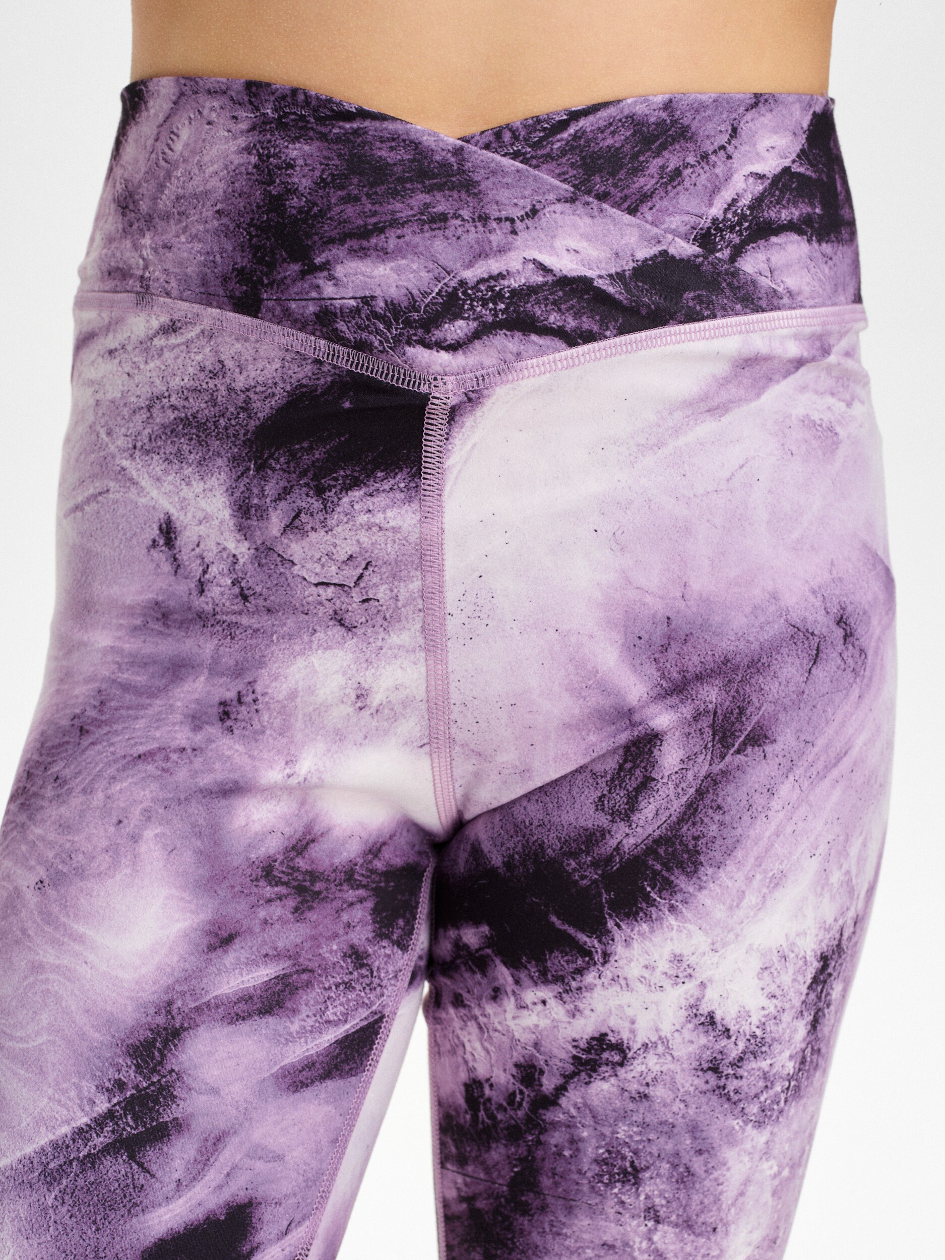 SOC, J BTS WRAP TIGHTS