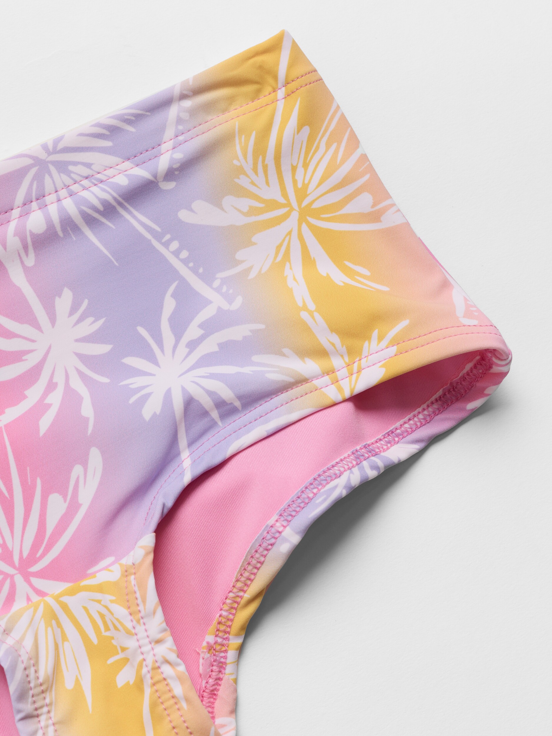 SOC, J Bikini Hipster
