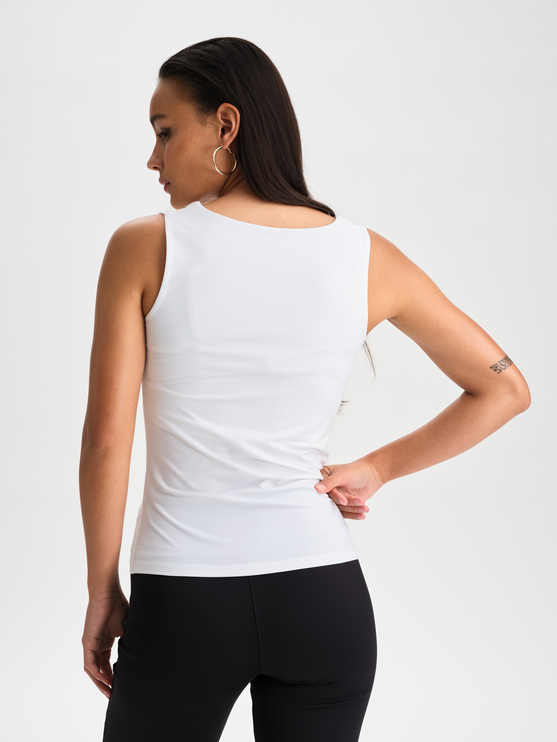 SOC, W Soft Square Singlet