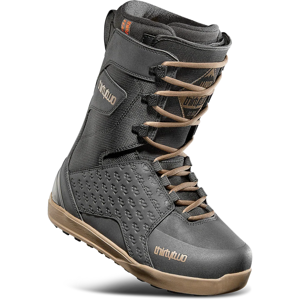 
THIRTYTWO, 
Lashed, 
Detail 1
