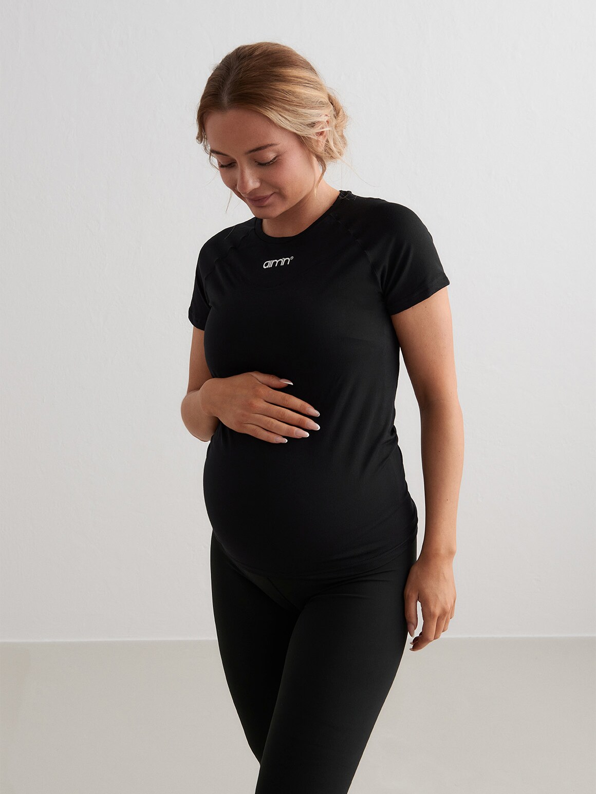 
AIM&acute;N, 
Soft Basic Maternity Short Sleeve, 
Detail 1
