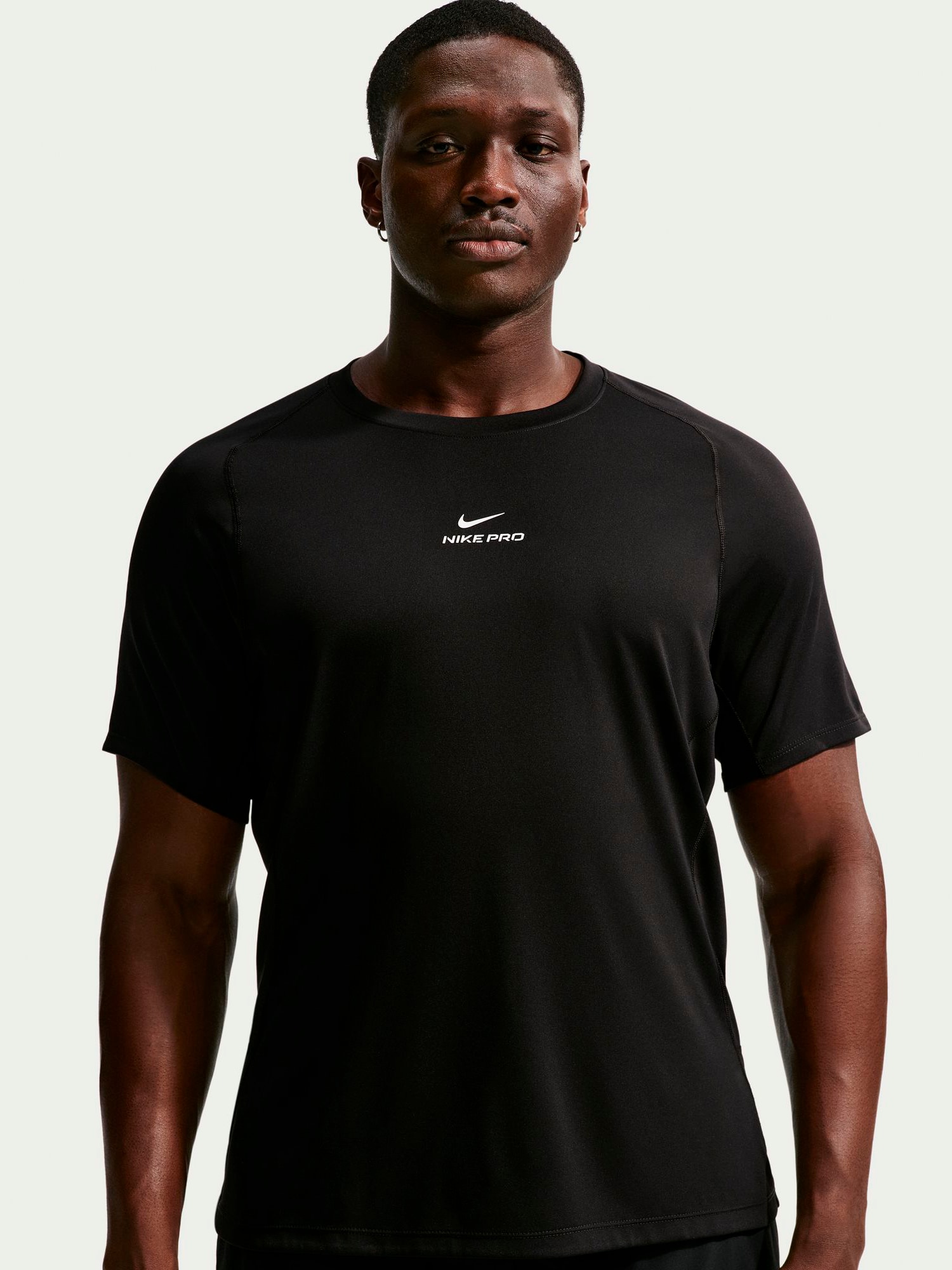 
NIKE, 
M Np Df Npt Ss Top, 
Detail 1
