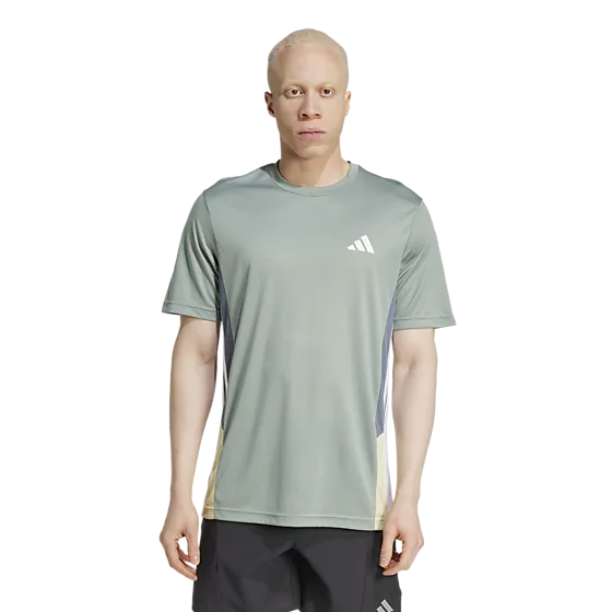 399710105102 ADIDAS M Tr Ess Cb Tee 399710105102 ADIDAS M Tr Ess Cb Tee Model01 Detail