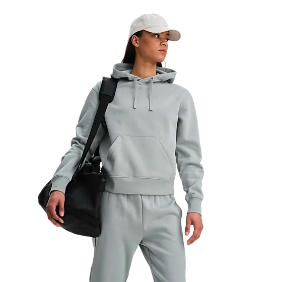 392159111101 SOC W Core Sweat Hood 392159111101 SOC W Core Sweat Hood Model01 Detail