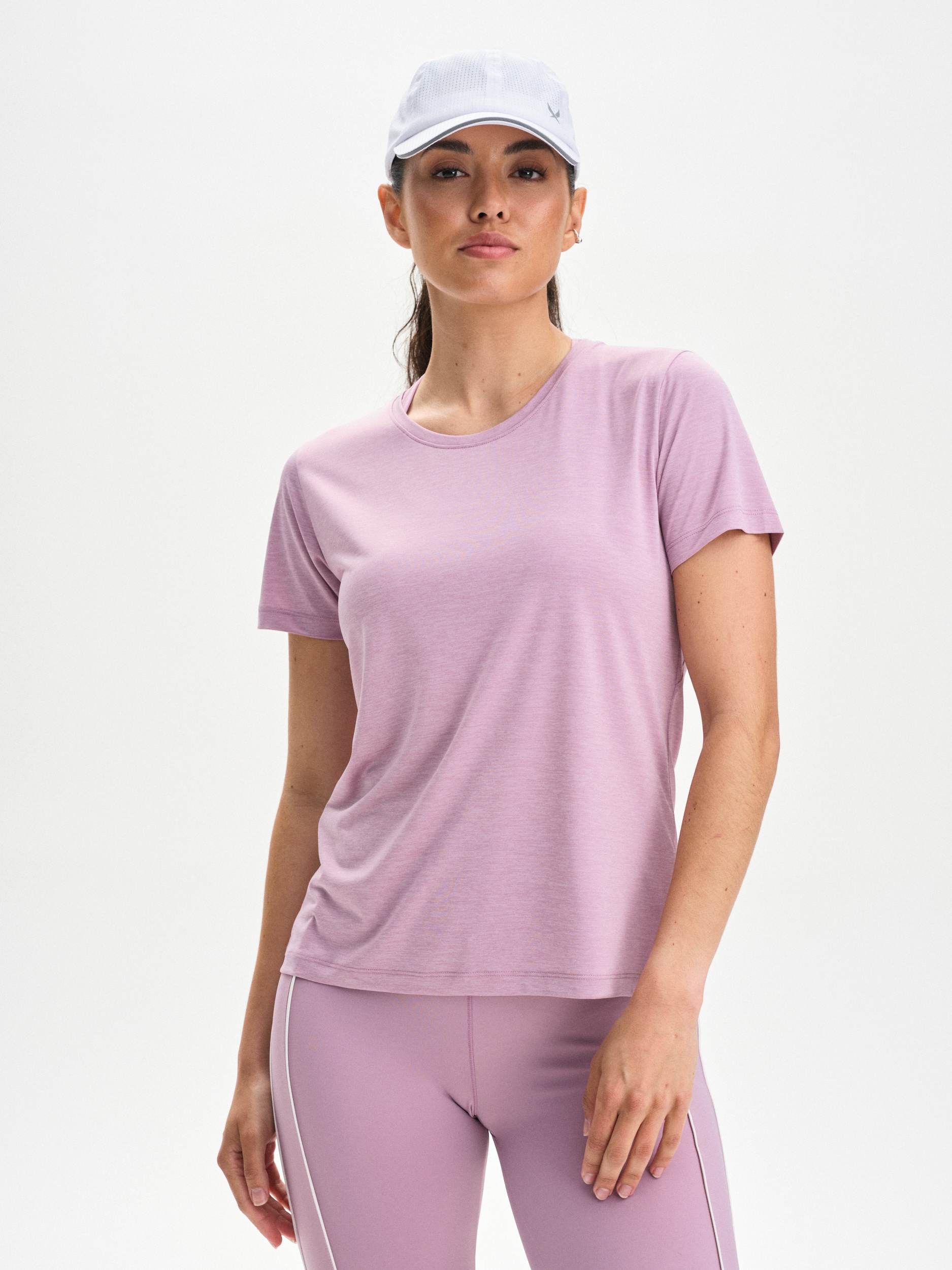 
SOC, 
W Run Tee, 
Detail 1
