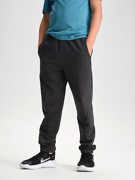404696101101 SOC J Tech Sweat Pant 404696101101 SOC J Tech Sweat Pant Model01 Detail