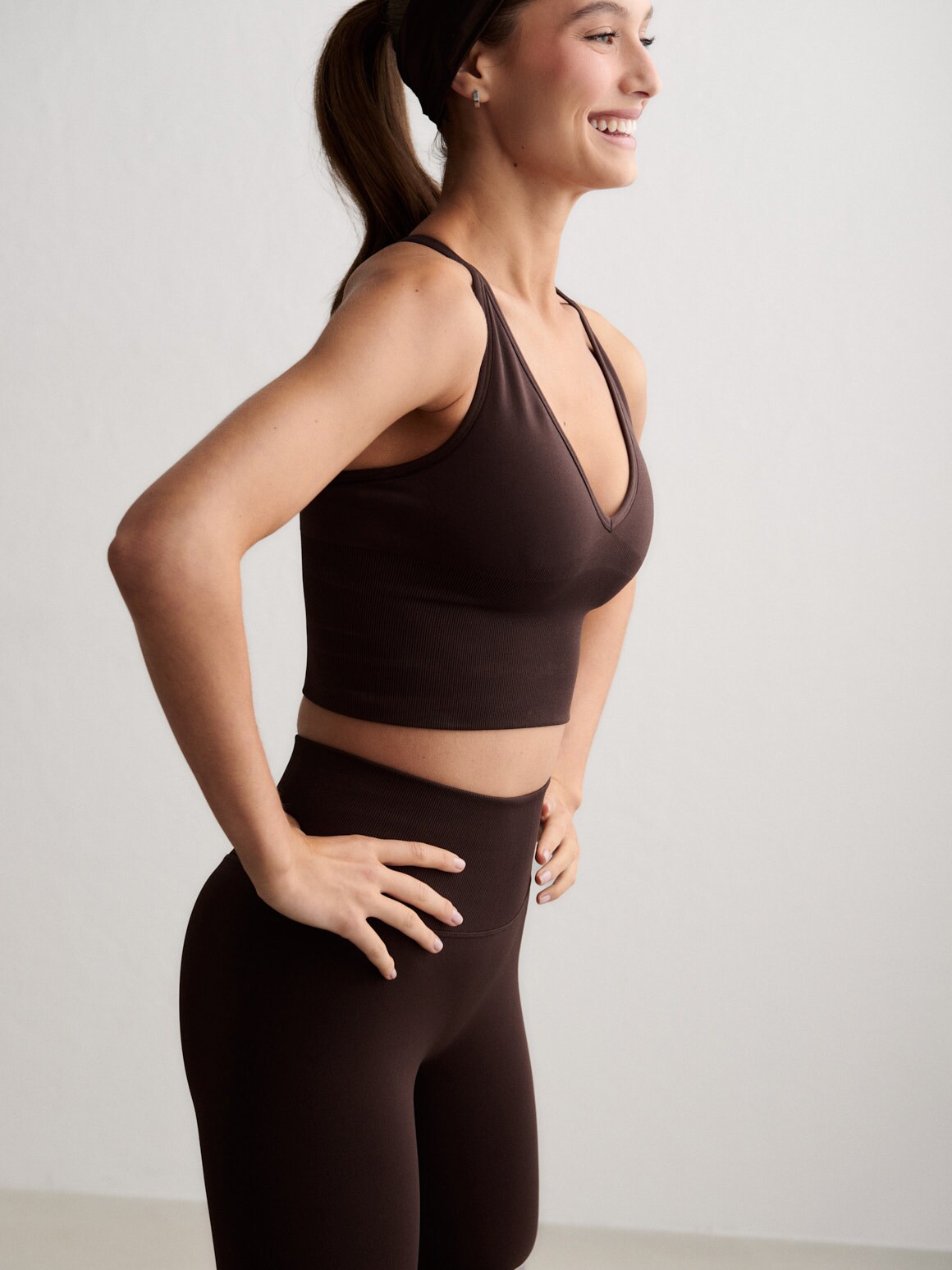 
AIM&acute;N, 
Shape Seamless Cross Back Bralette, 
Detail 1
