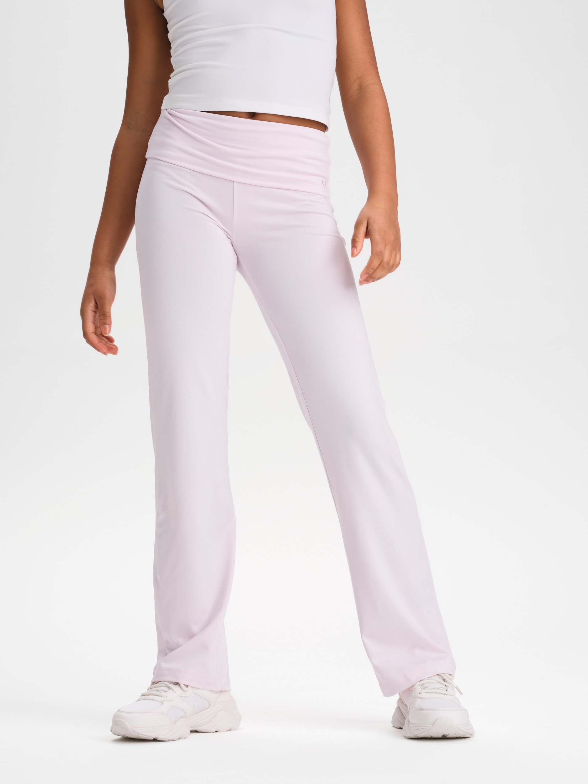
SOC, 
J Soft Fold Flare Pant, 
Detail 1
