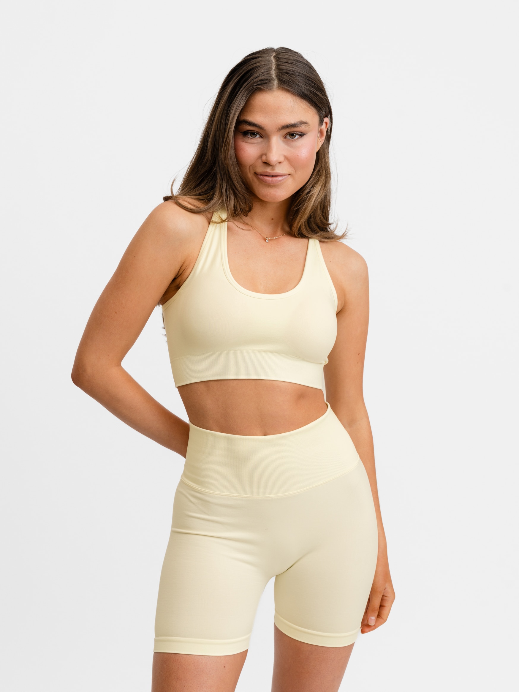 
DROP OF MINDFULNESS, 
SIGNATURE SEAMLESS V SHAPE BRA, 
Detail 1
