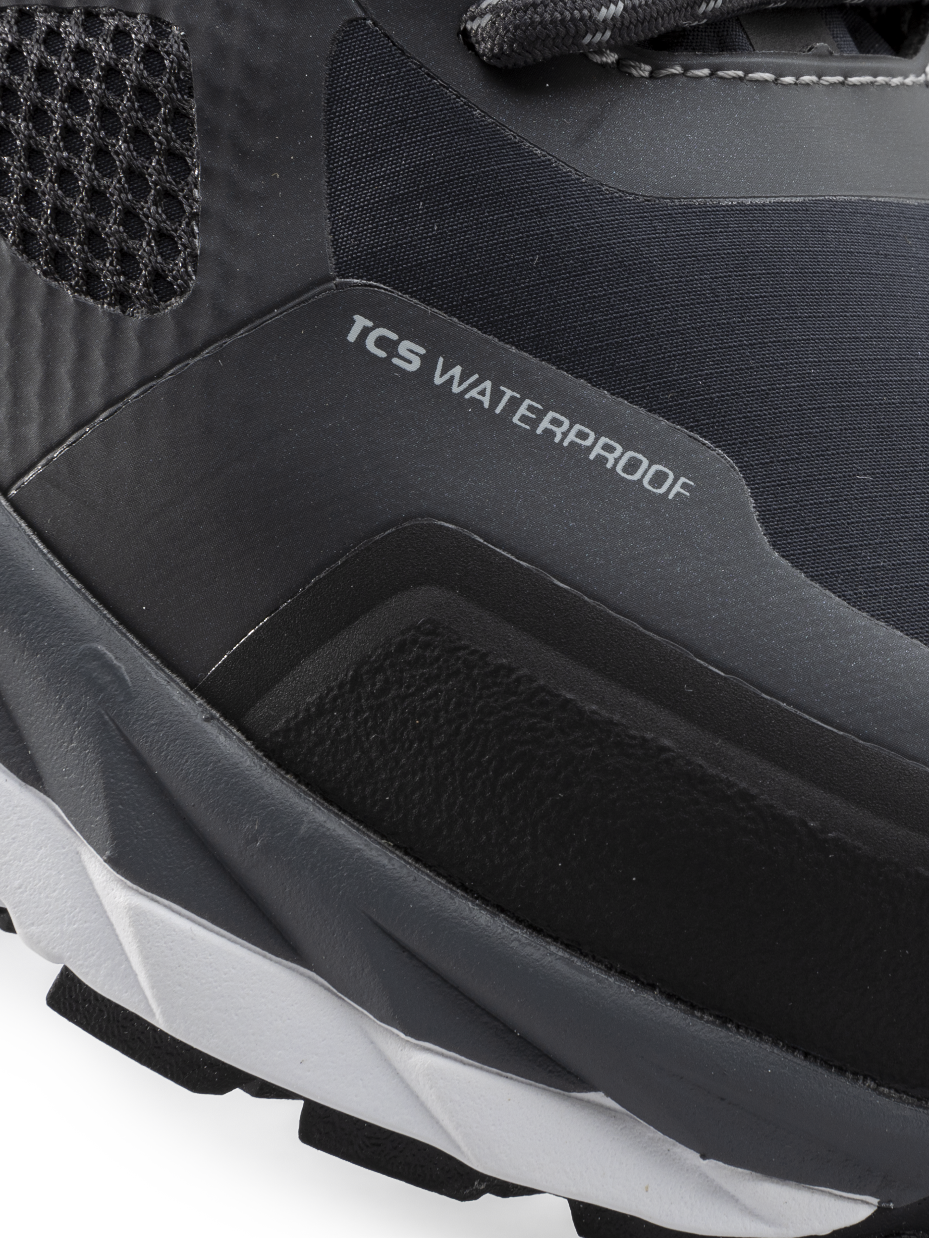 EVEREST, M Shields Hike Mid