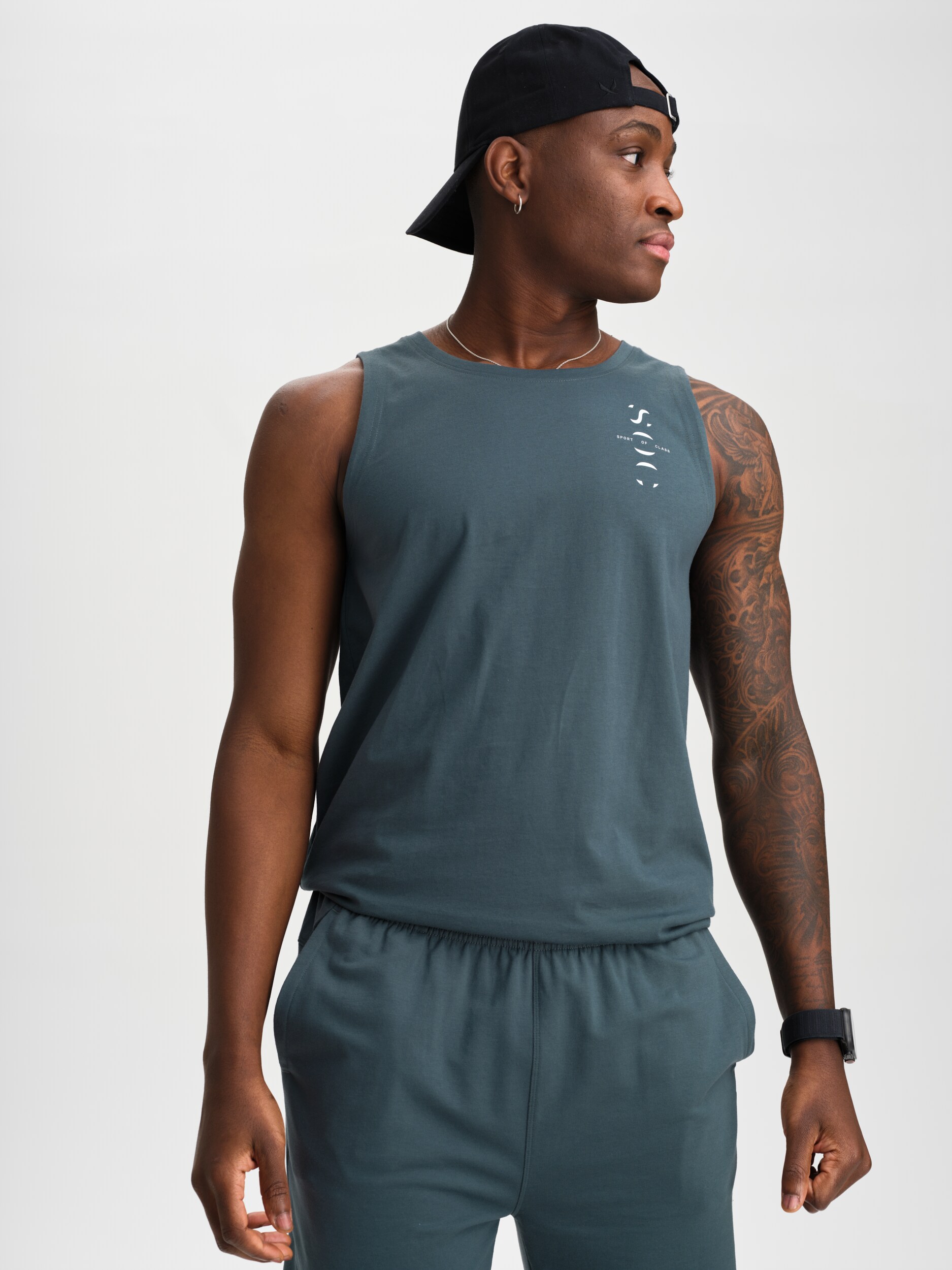 
SOC, 
M GRAPHIC TANK, 
Detail 1
