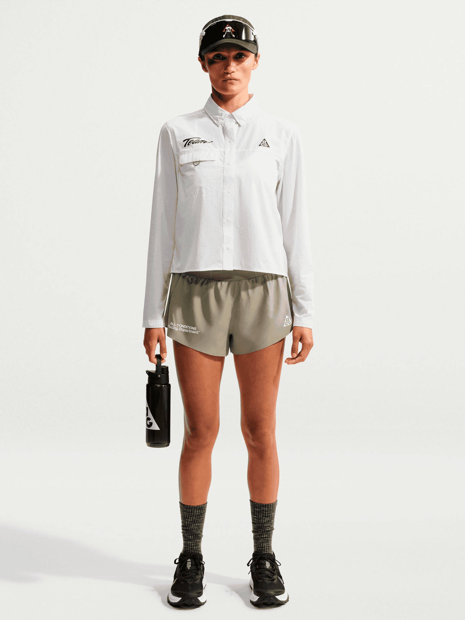 
NIKE, 
W ACG "AIREEZ" JACKET, 
Detail 1
