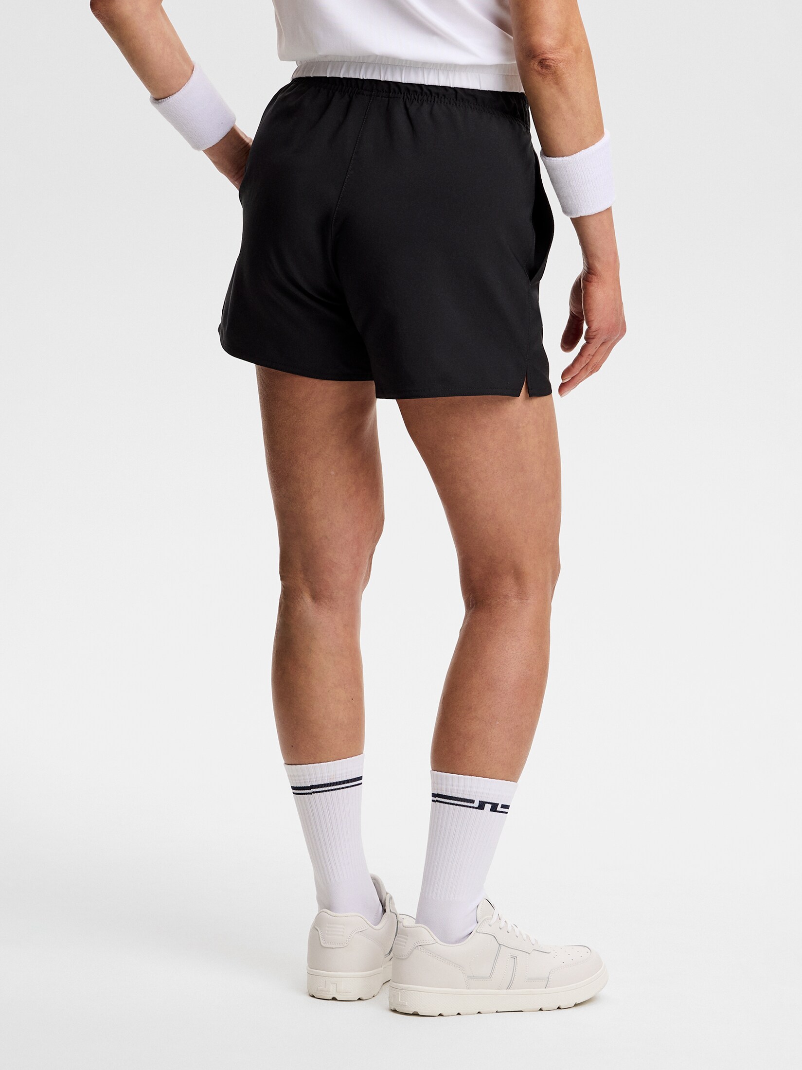 J LINDEBERG, W PRICILLA SHORTS