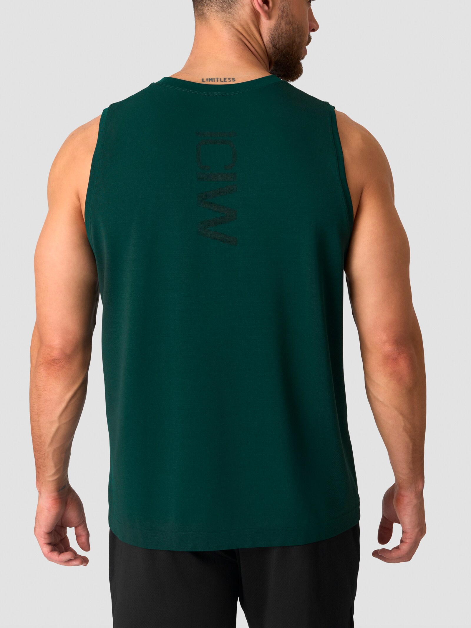 ICANIWILL, STRIDE SLEEVELESS TEE M