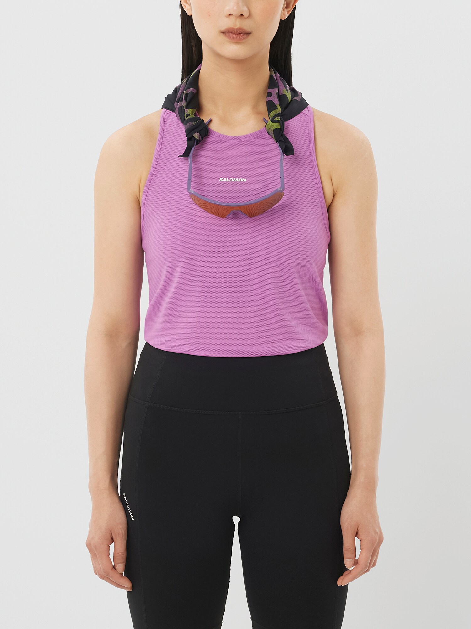 
SALOMON, 
Shkout Core Tank W, 
Detail 1
