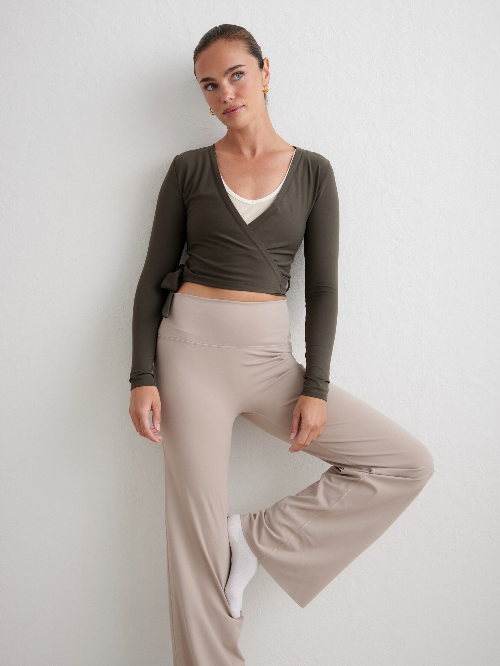 AIM&acute;N, Shape Seamless Wrap Long Sleeve