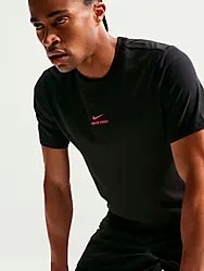 M NK DF TEE STD PRO - BLACK/HYPER PINK Model01 Small1x1