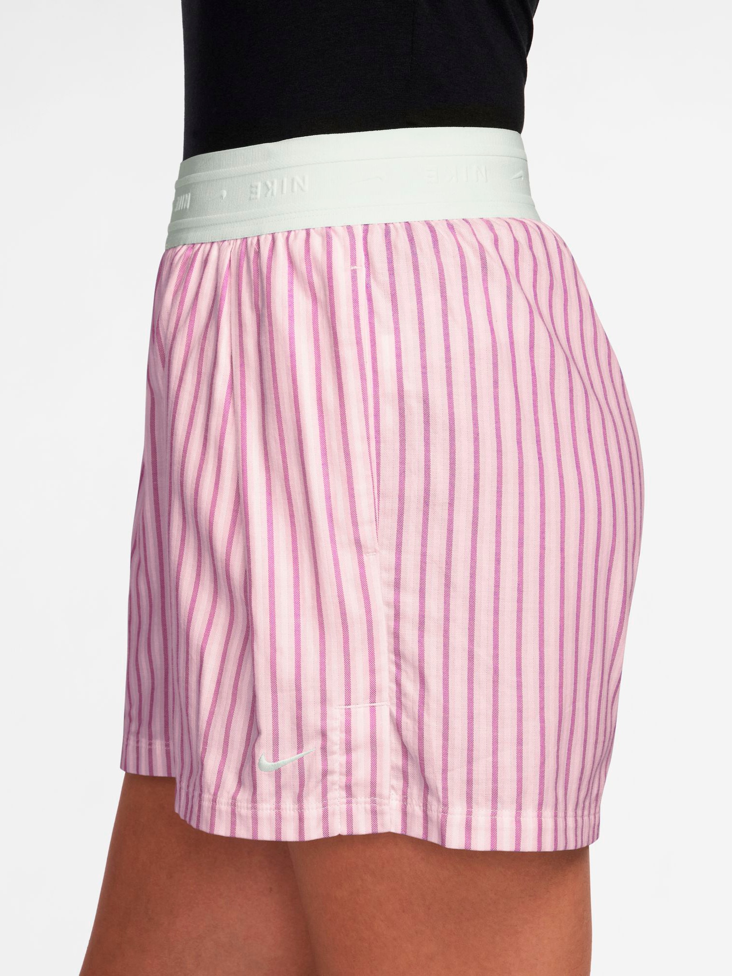 NIKE, W CHILL POPLIN STRIPE SHORTS