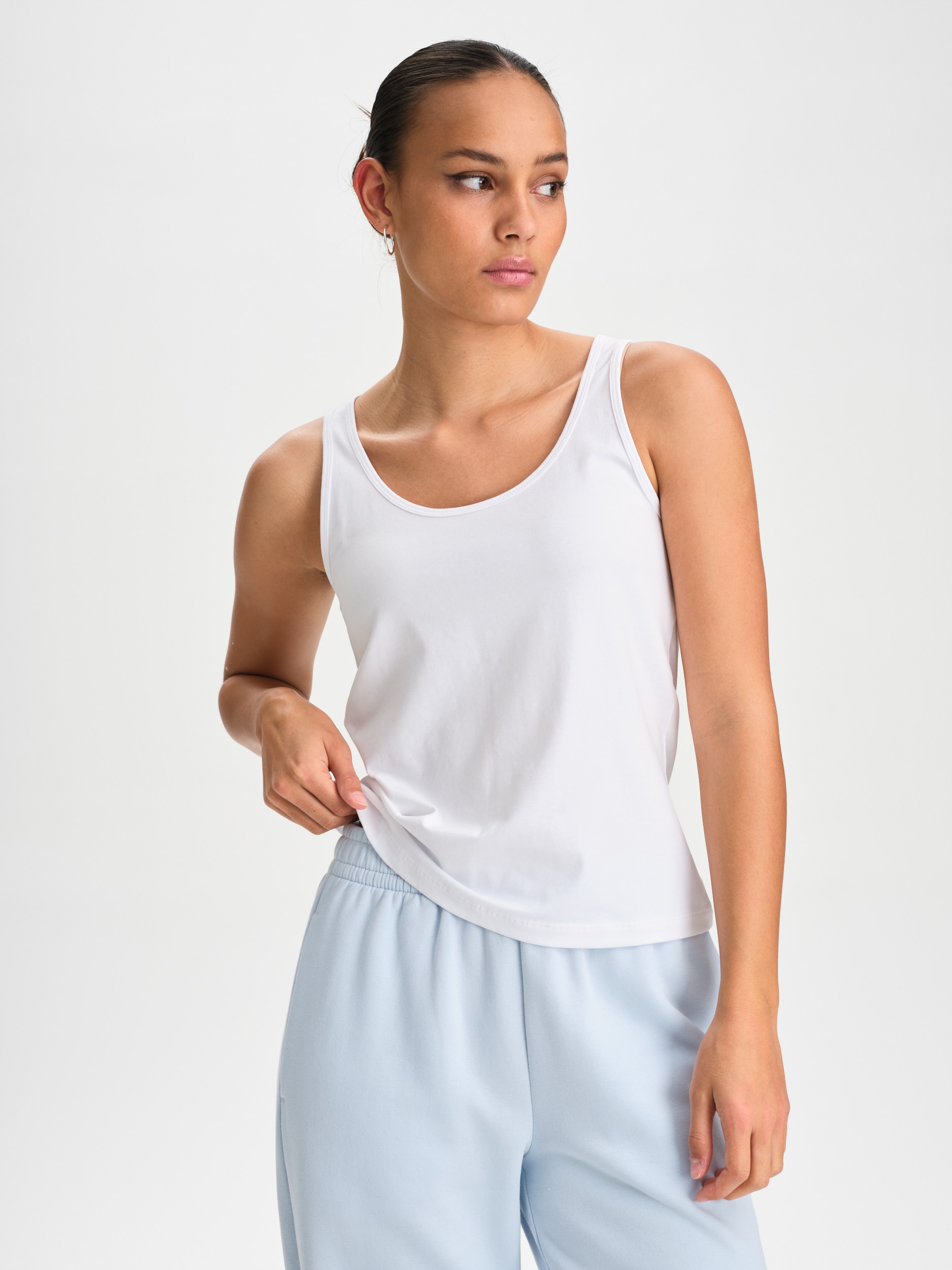 
SOC, 
W SLIM FIT SINGLET, 
Detail 1
