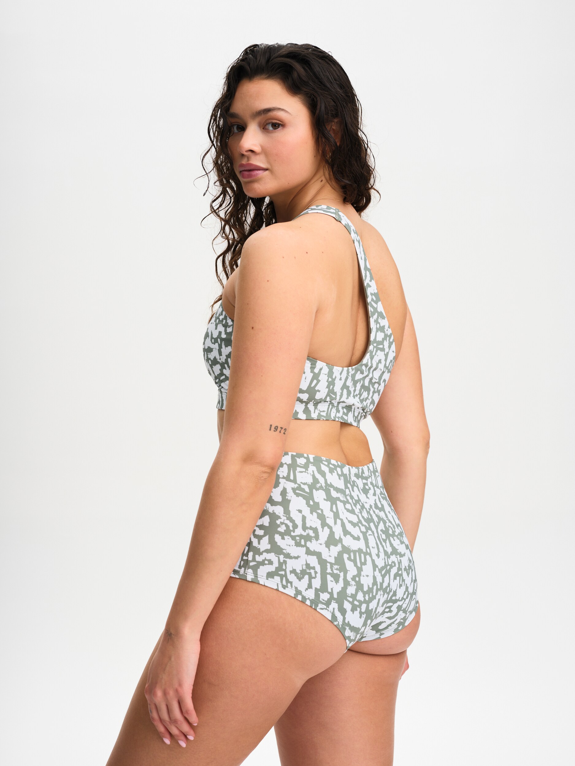 SOC, W Beach High Brief