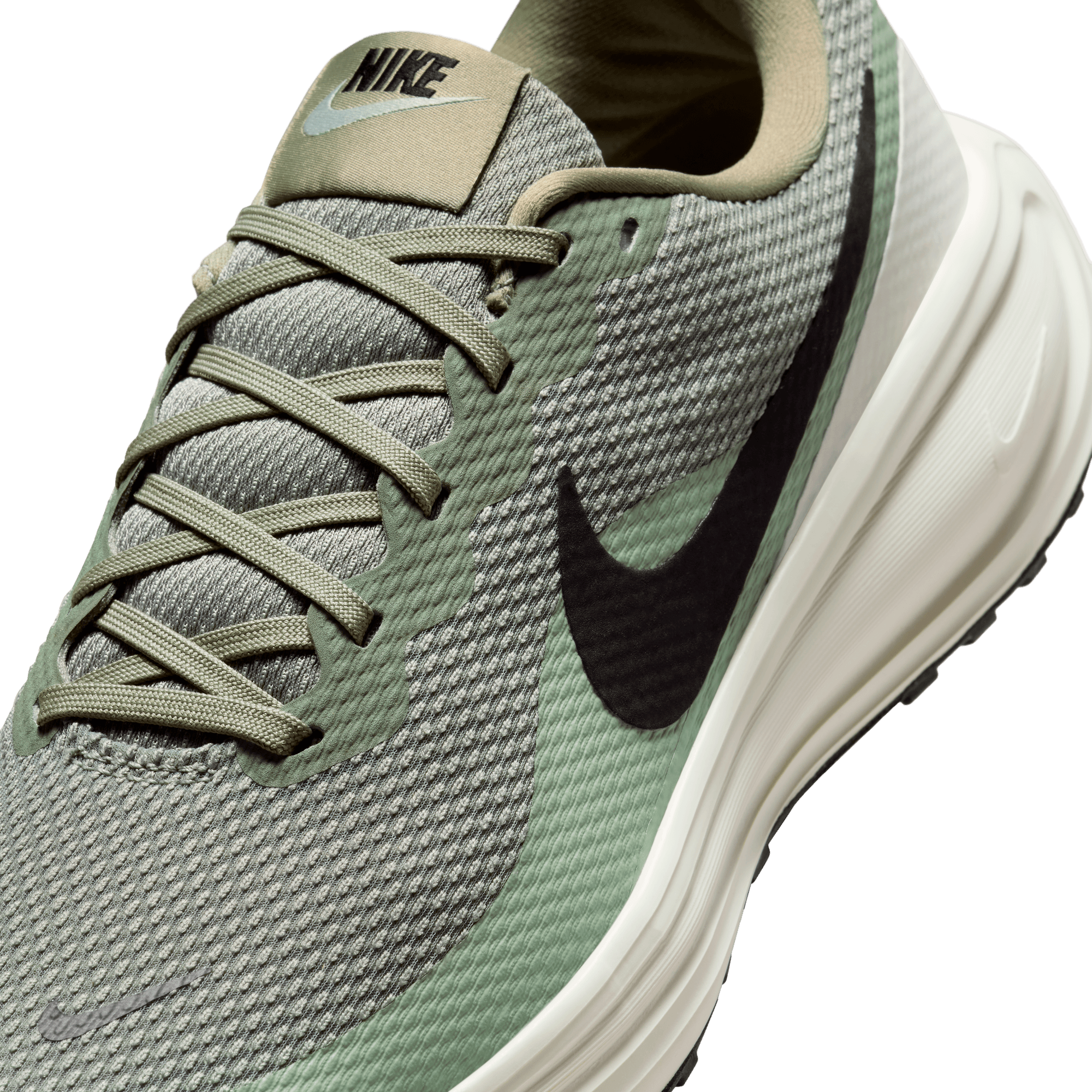 NIKE, M Revolution 8