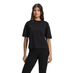 W Relax Tee - Black Model01 Small1x1