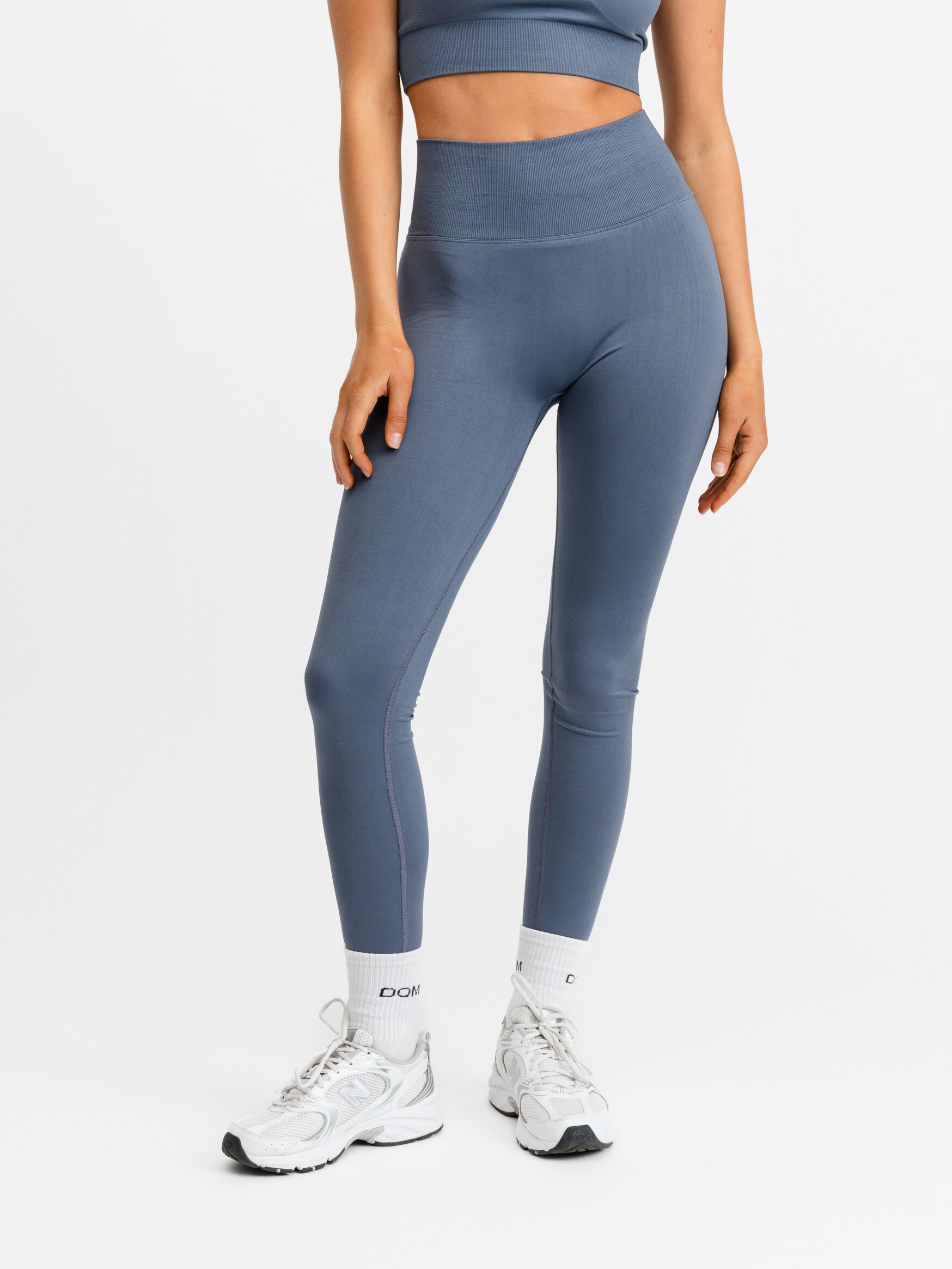 
DROP OF MINDFULNESS, 
Signature Seamless Tights, 
Detail 1
