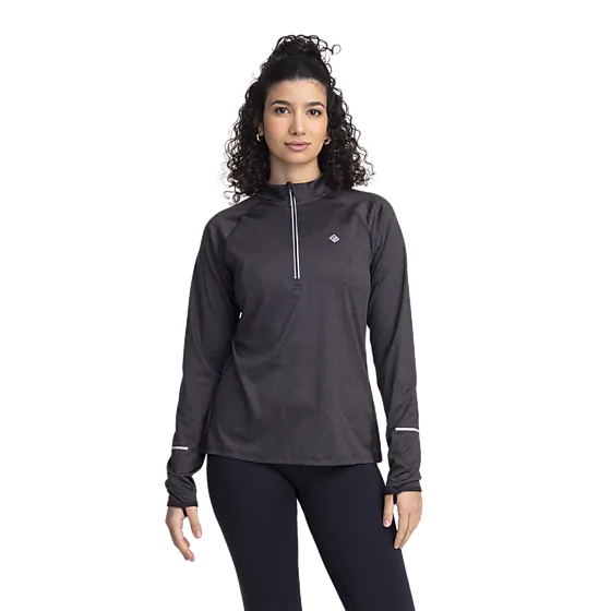 705473101102 RONHILL  Run Half Zip, långärmad träningströja, dam 705473101102 RONHILL Run Half Zip, långärmad träningströja, dam  Model01 Detail