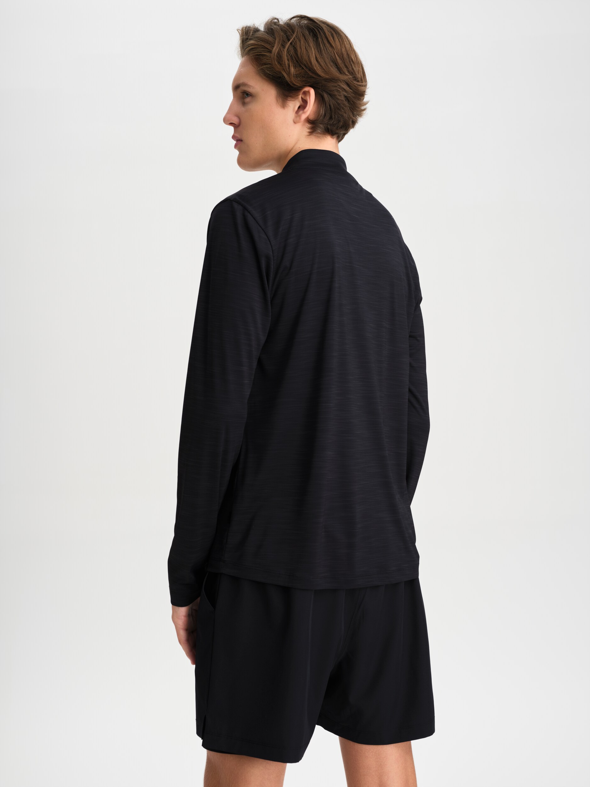 SOC, M TRAIN HALFZIP