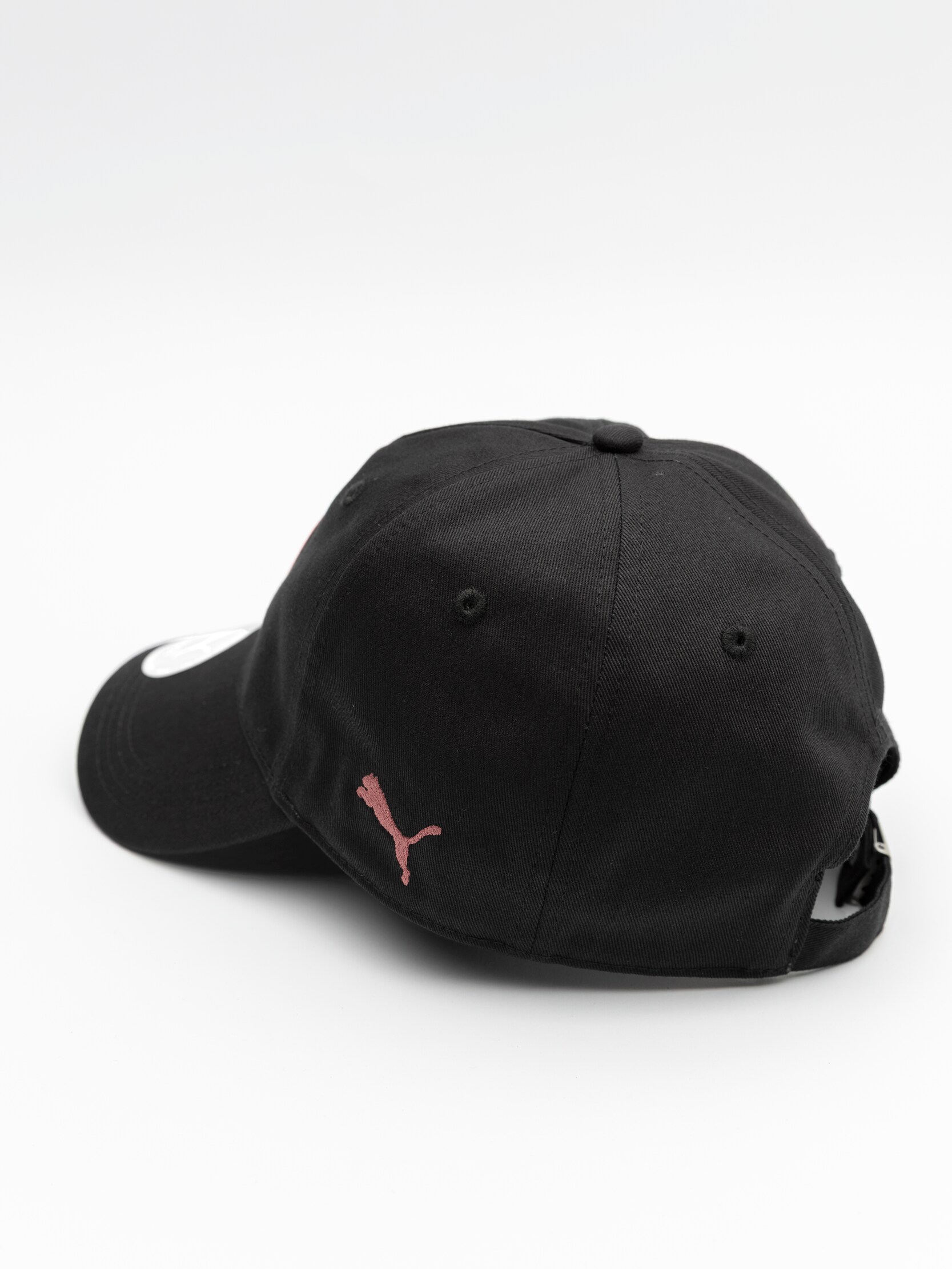 
PUMA, 
Acm Ess Cap, 
Detail 1
