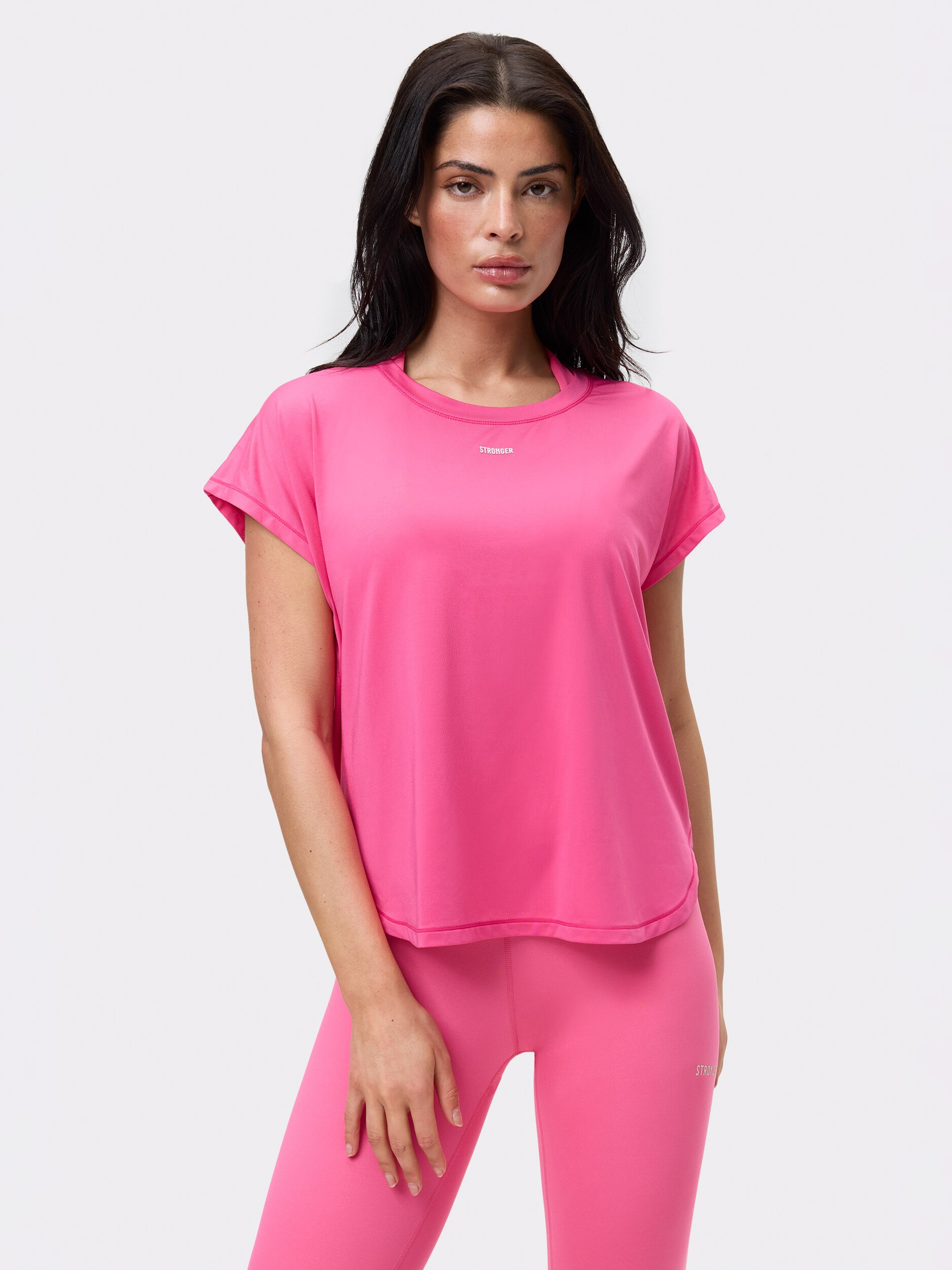 
STRONGER, 
Drop T-shirt, 
Detail 1
