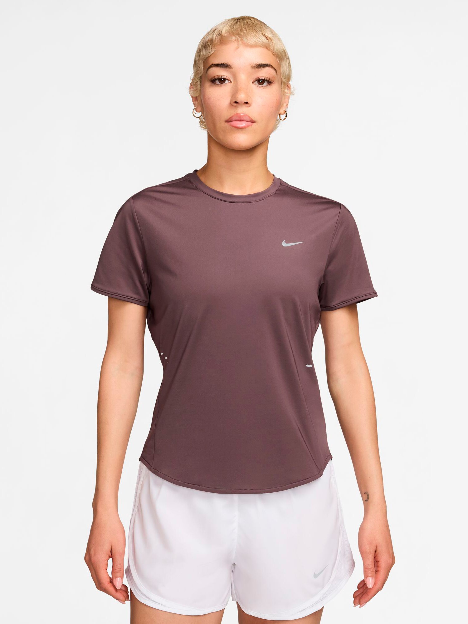
NIKE, 
Nike Swift Women'S Dri-Fit Short-Sl, 
Detail 1
