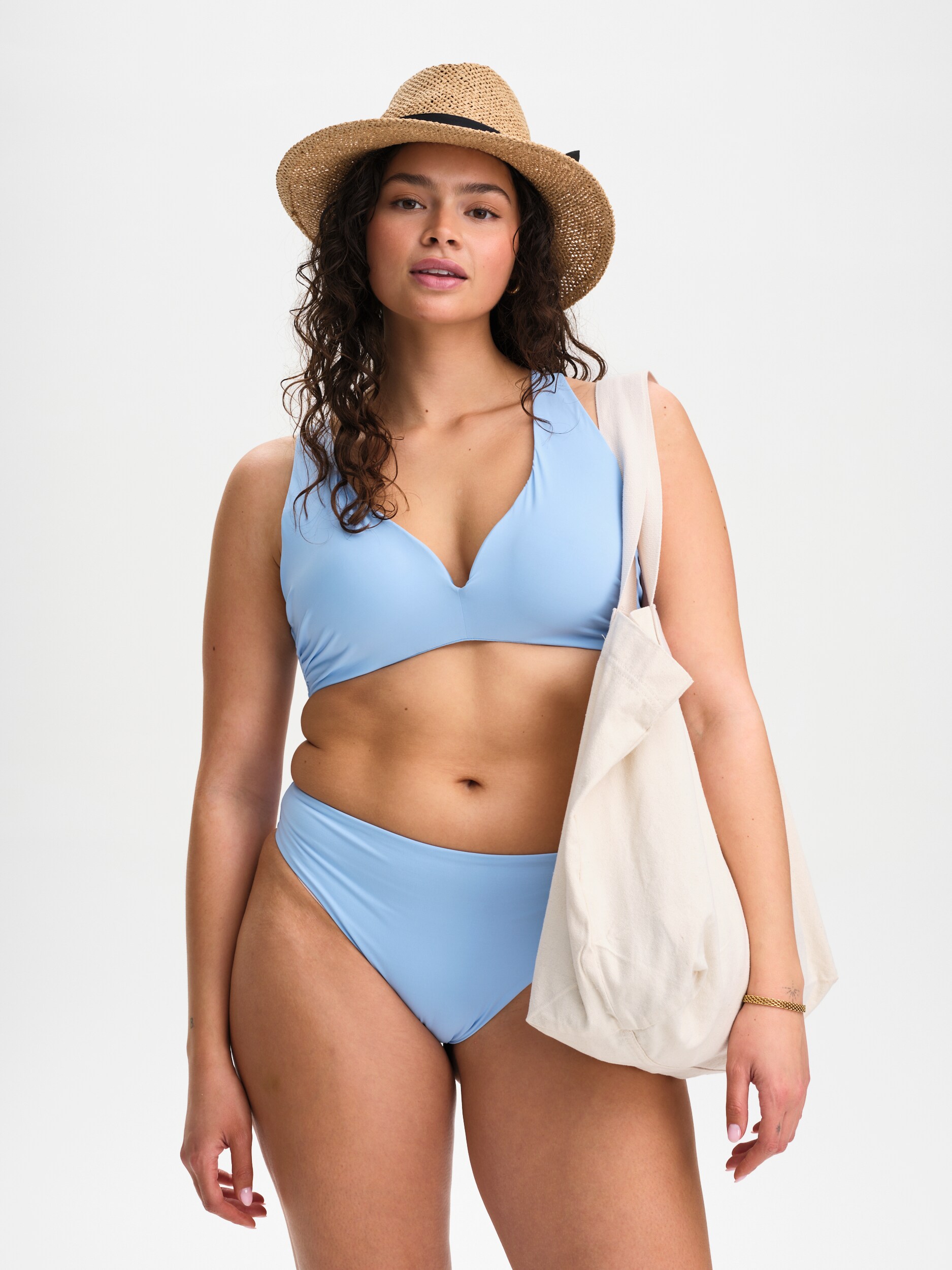 
SOC, 
W Beach Brief, 
Detail 1
