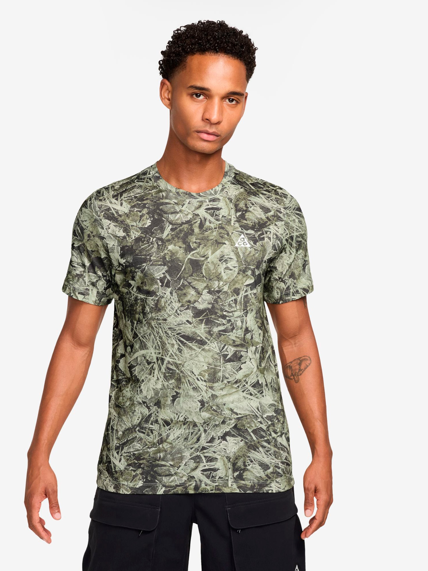 
NIKE, 
M NIKE ACG MEN'S DRI-FIT T-SHIRT, 
Detail 1
