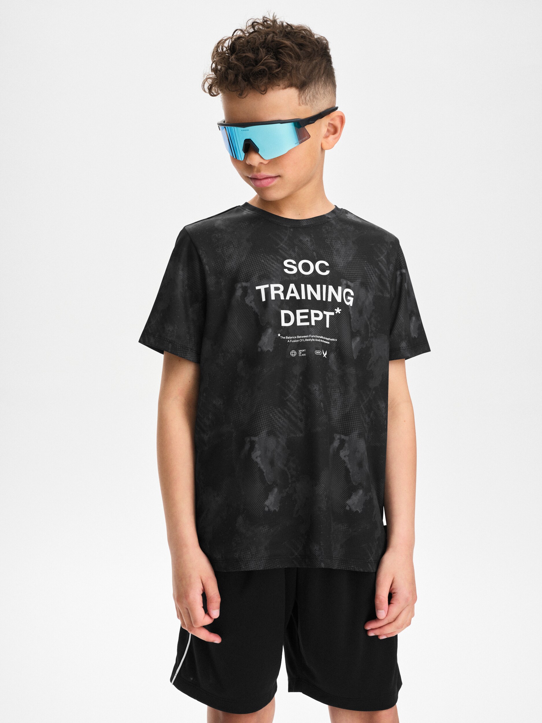 
SOC, 
J BTS TRAIN TEE, 
Detail 1

