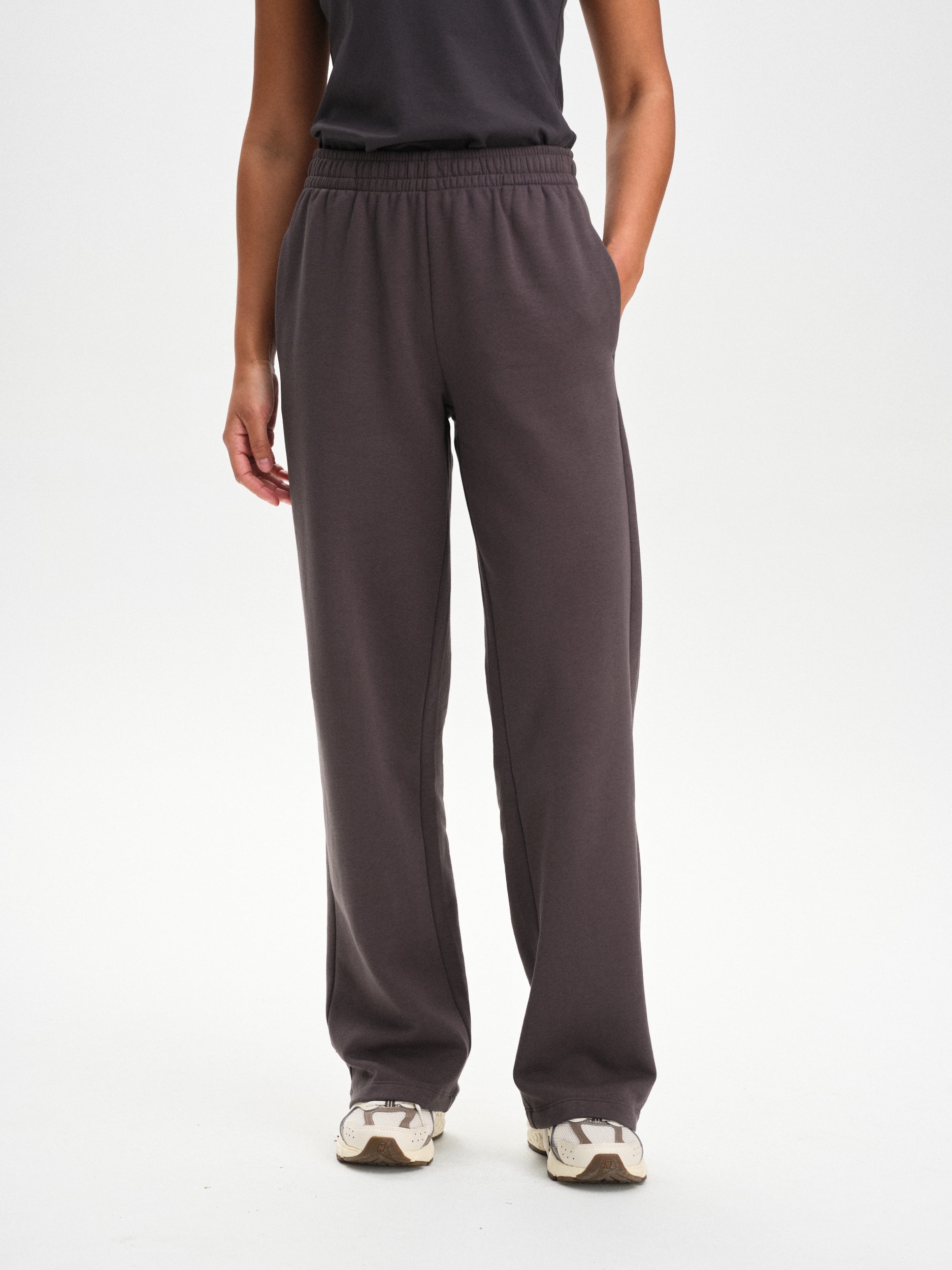 
SOC, 
W Core Straight Pant, 
Detail 1

