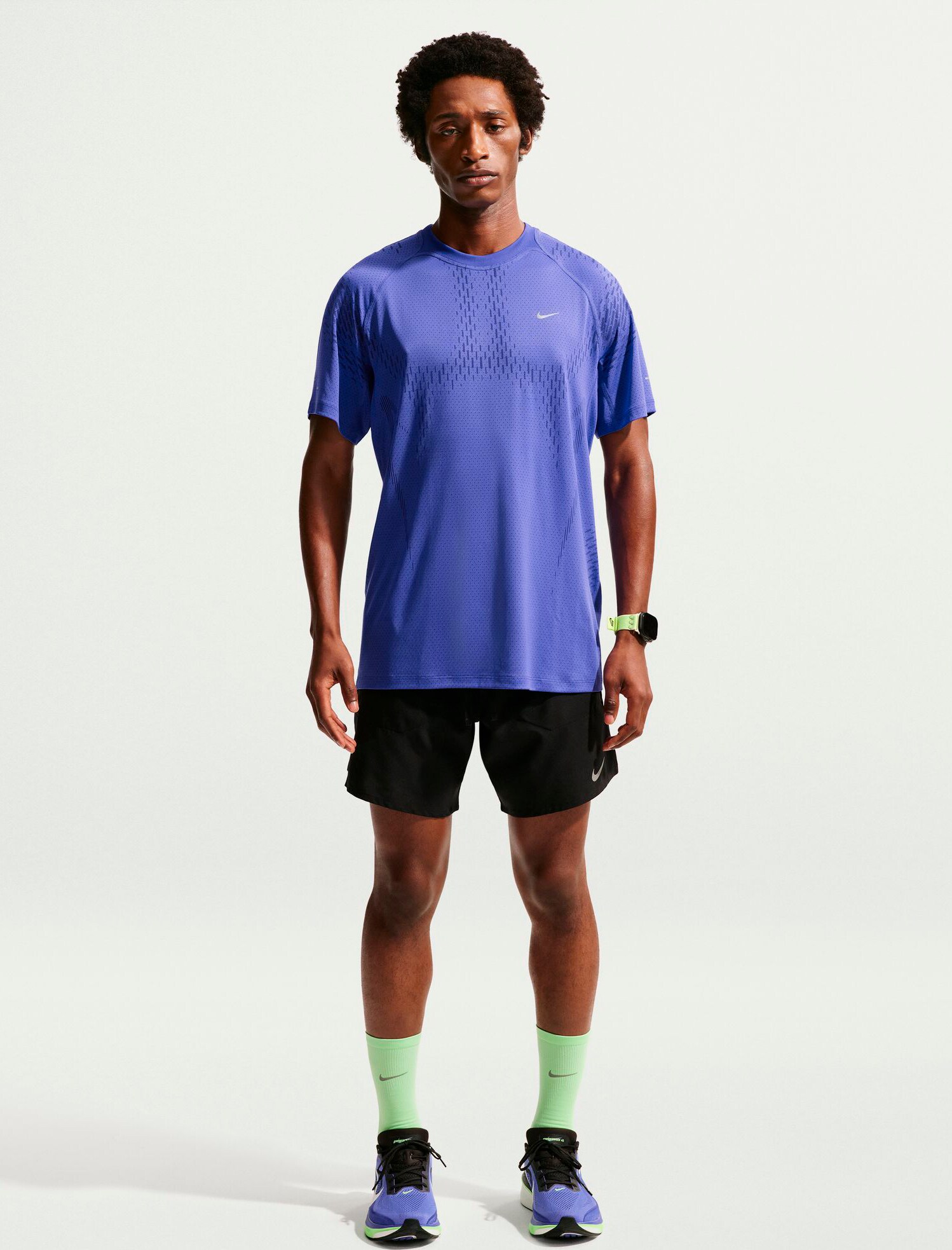 
NIKE, 
M NK DFADV STRIDE SS TOP, 
Detail 1
