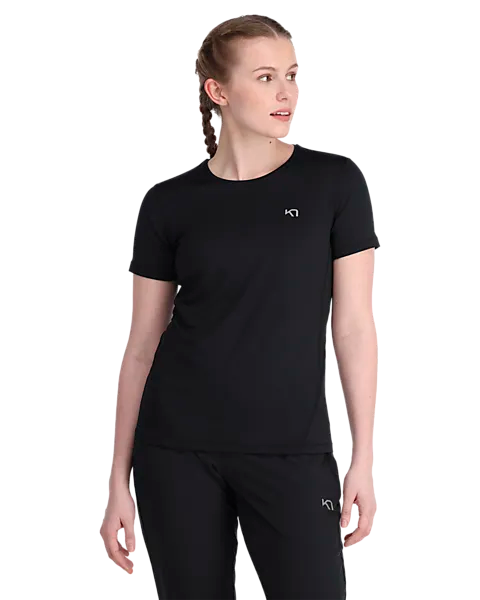 386069101101 KARI TRAA W Nora 2.0 Tee 386069101101 KARI TRAA W Nora 2.0 Tee Model01 Detail