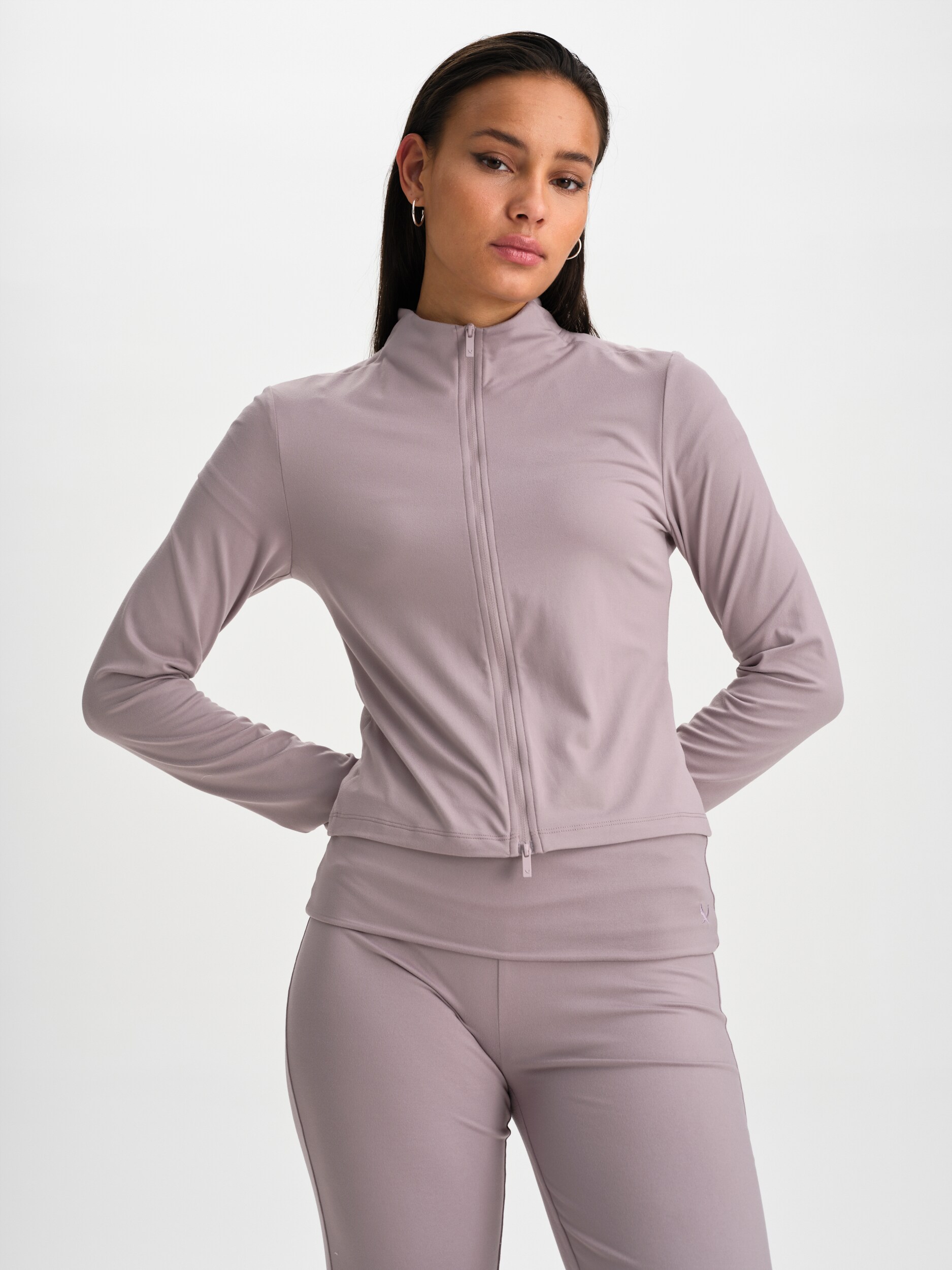 
SOC, 
W Soft Full Zip, 
Detail 1
