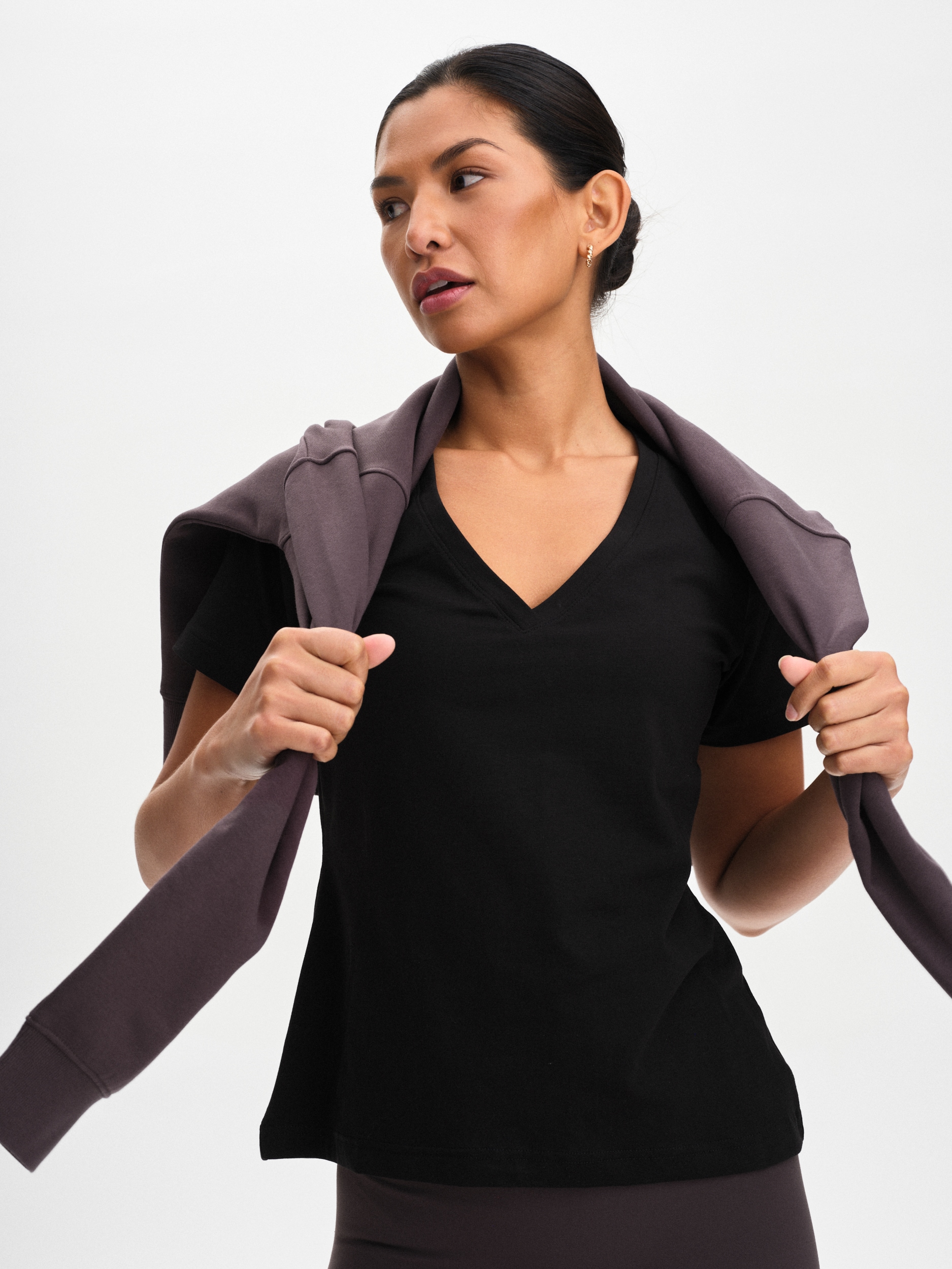
SOC, 
W REGULAR FIT V-NECK TEE, 
Detail 1
