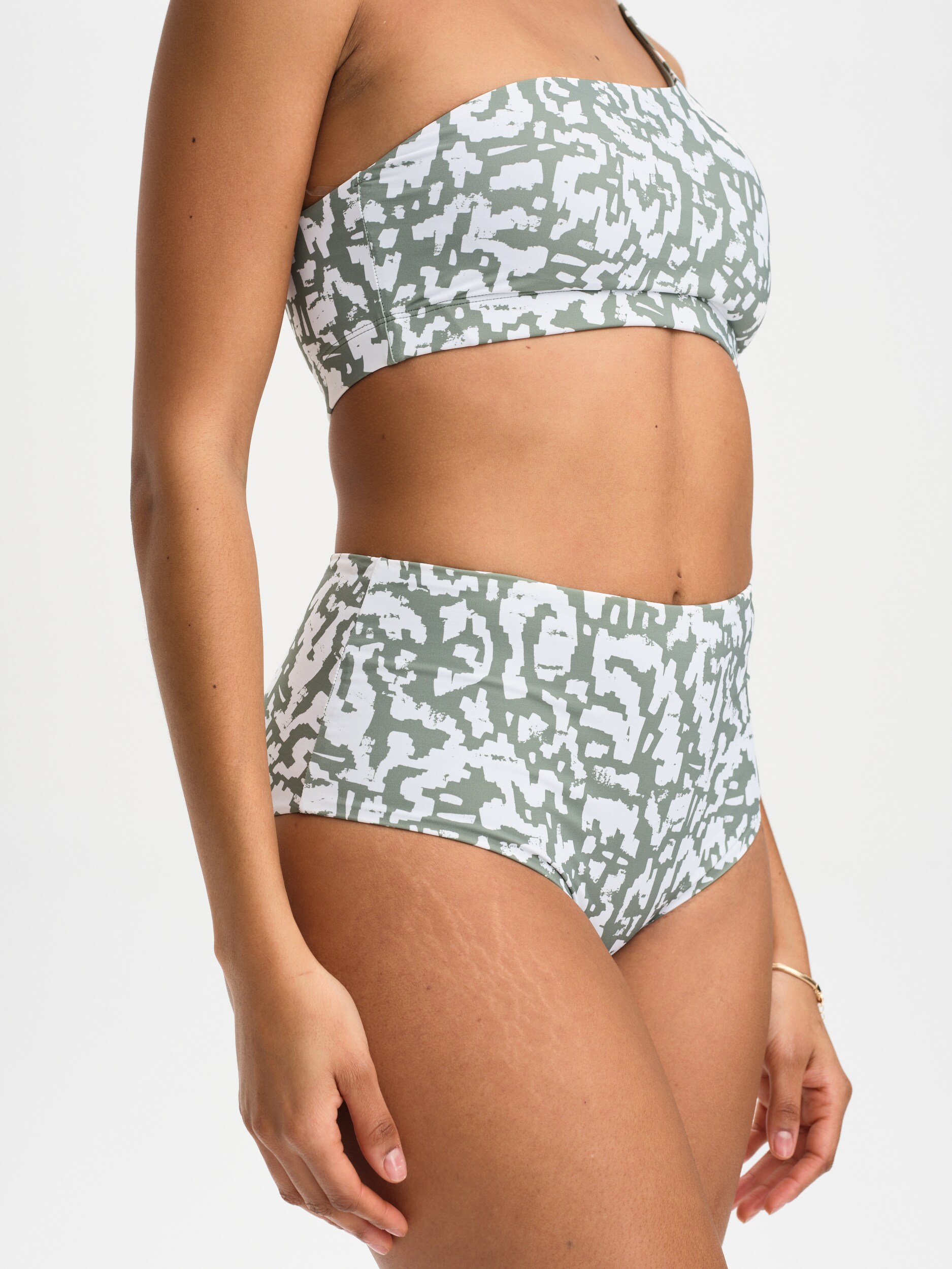 SOC, W Beach High Brief